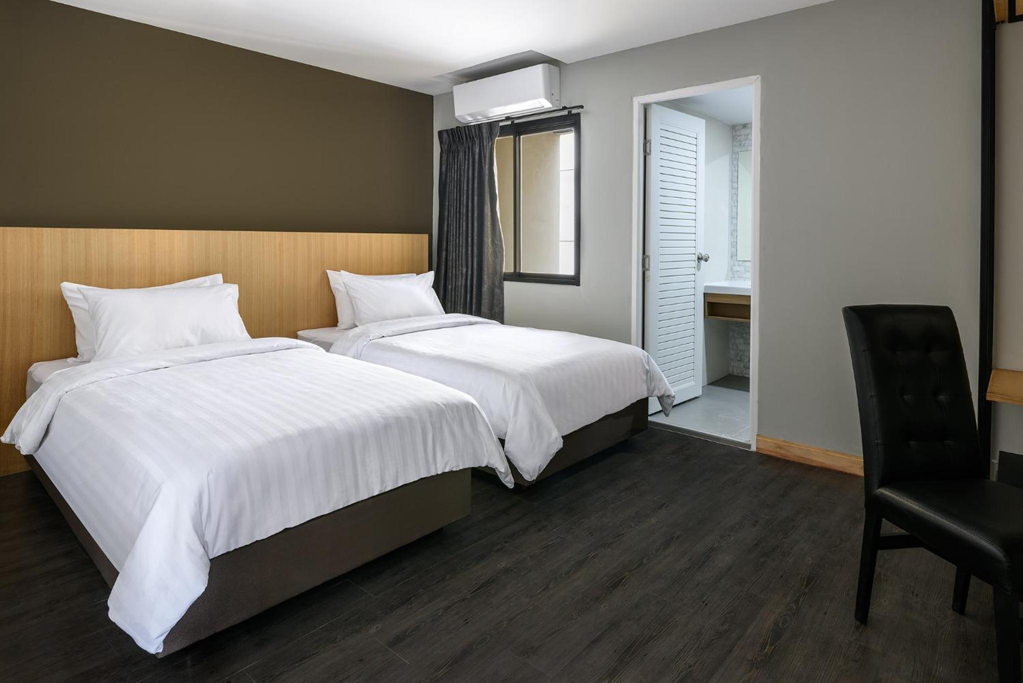 Twin Room with Bathroom photo 1