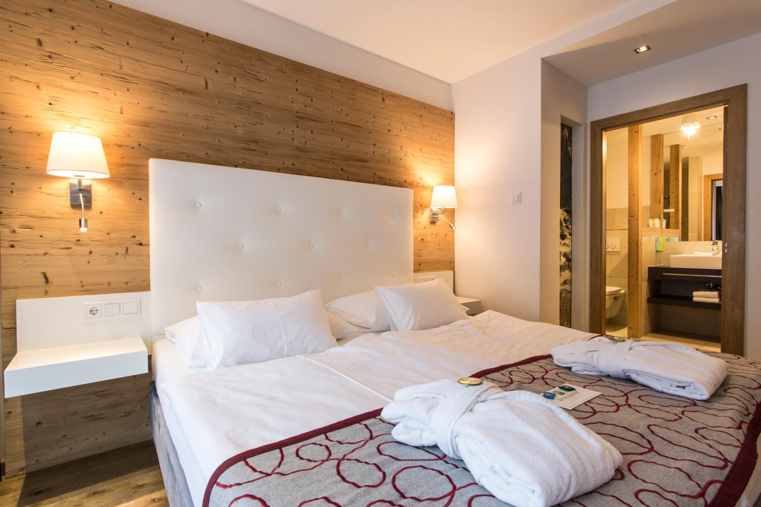 Double Room with Balcony - Baerenkopf Alpin