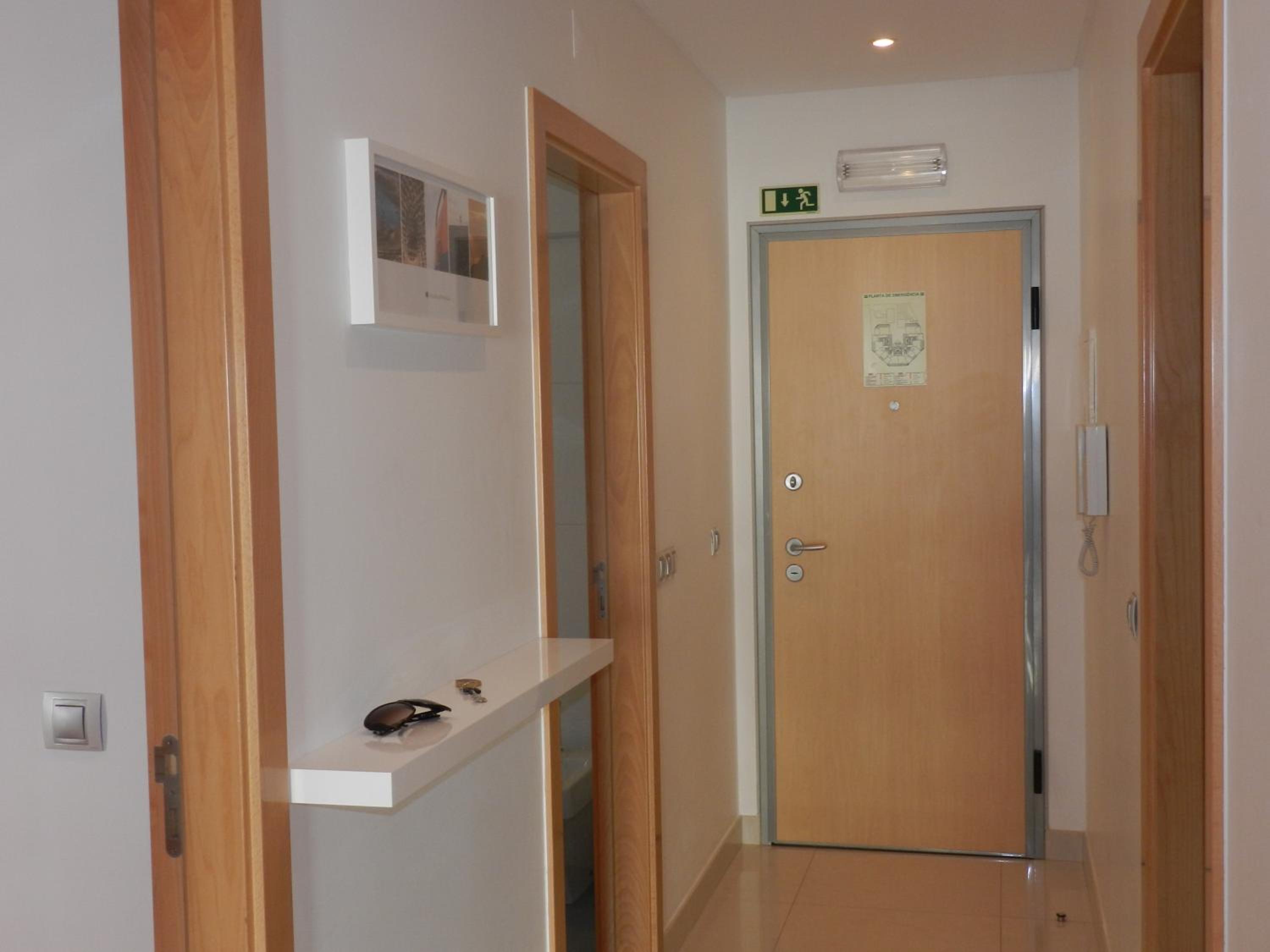 One-Bedroom Apartment with Terrace and Sea View photo 2