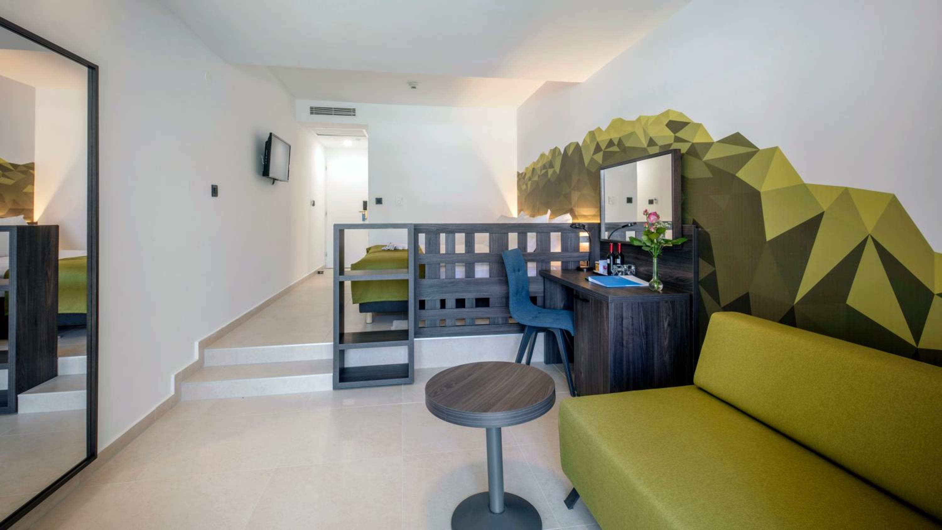 Superior Double Room with Balcony - Photo 1