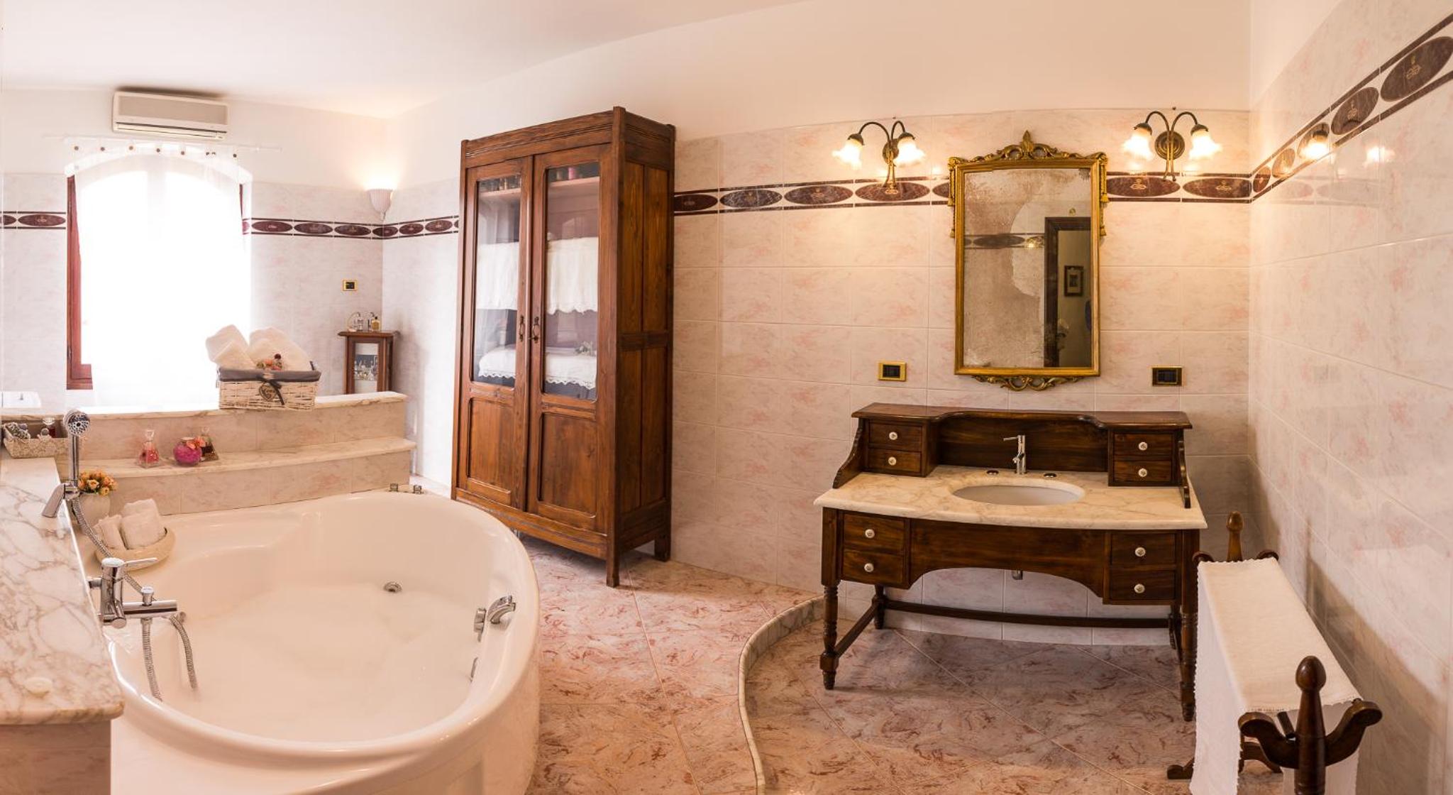 Junior Suite with Balcony photo 3