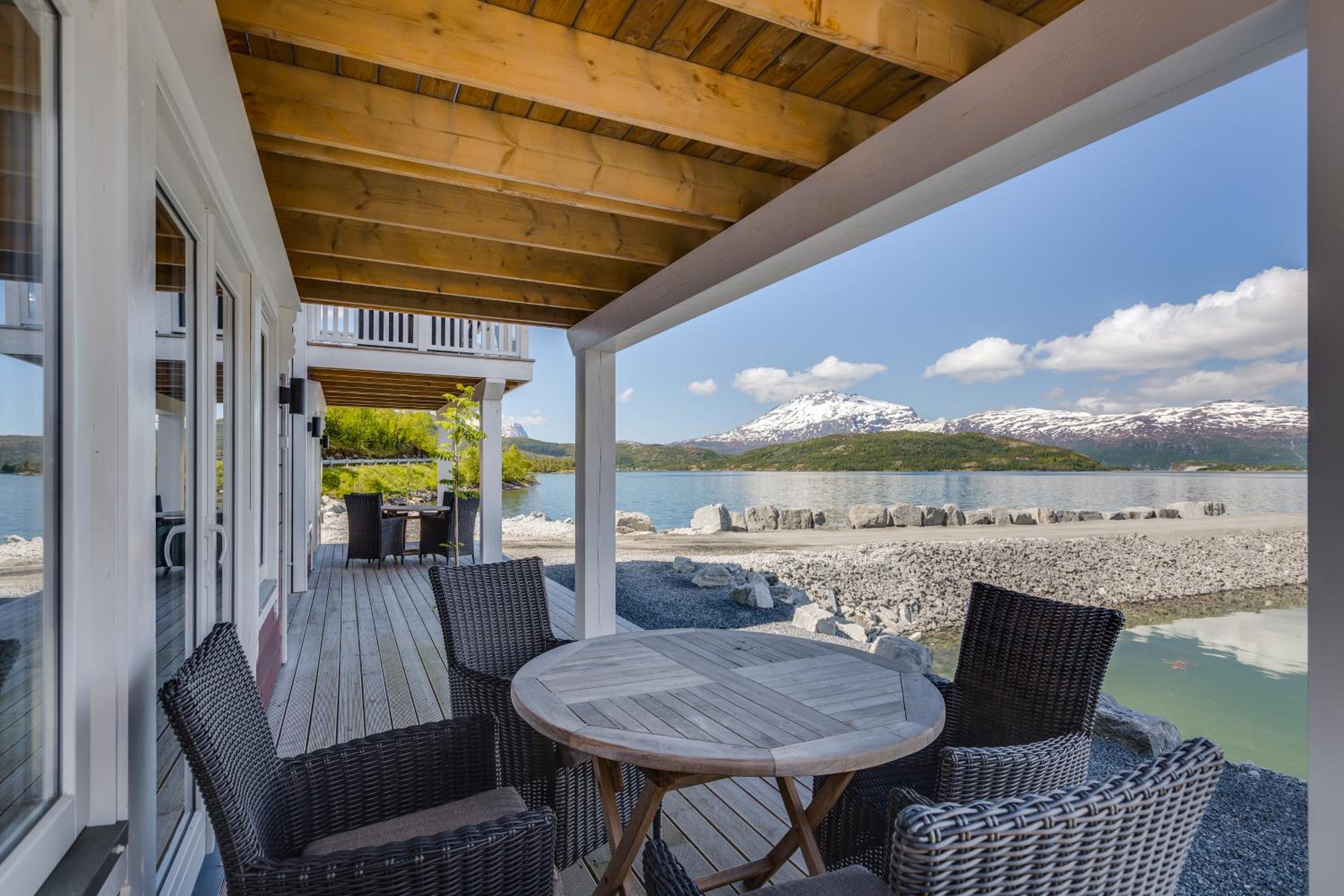 Three-Bedroom Apartment with Ocean View photo 2