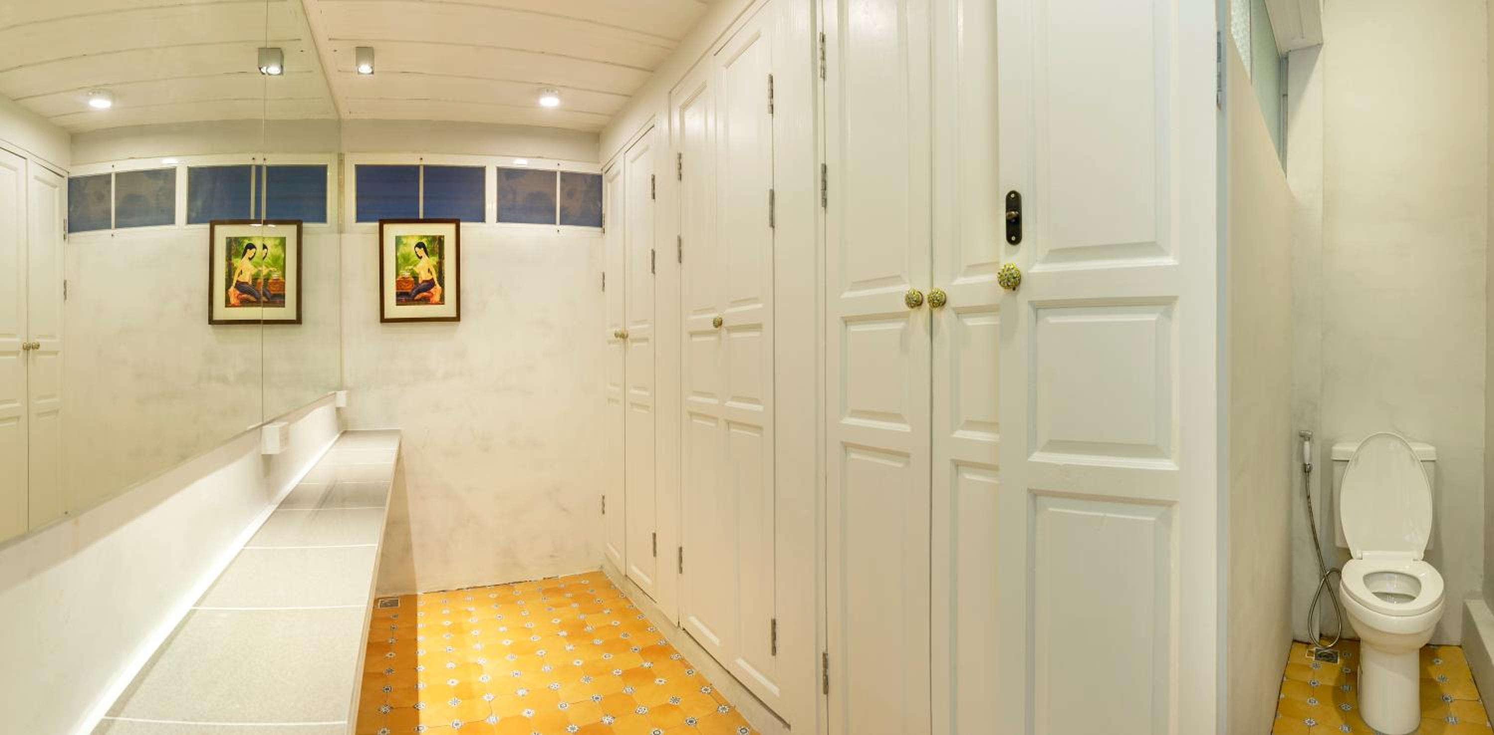 Single Room with Shared Bathroom photo 3