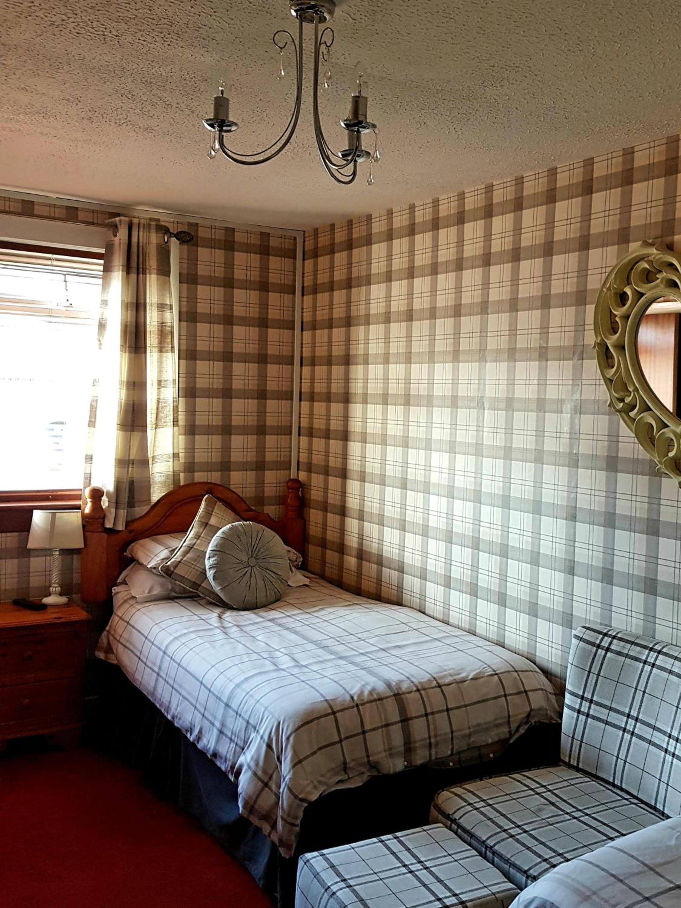 Twin Room - Photo 5