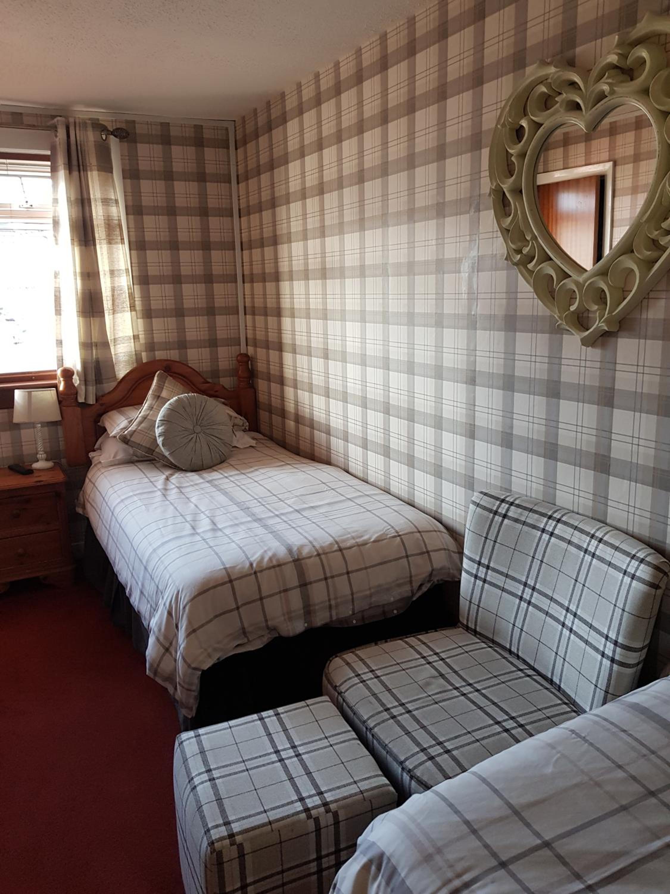 Twin Room - Photo 1