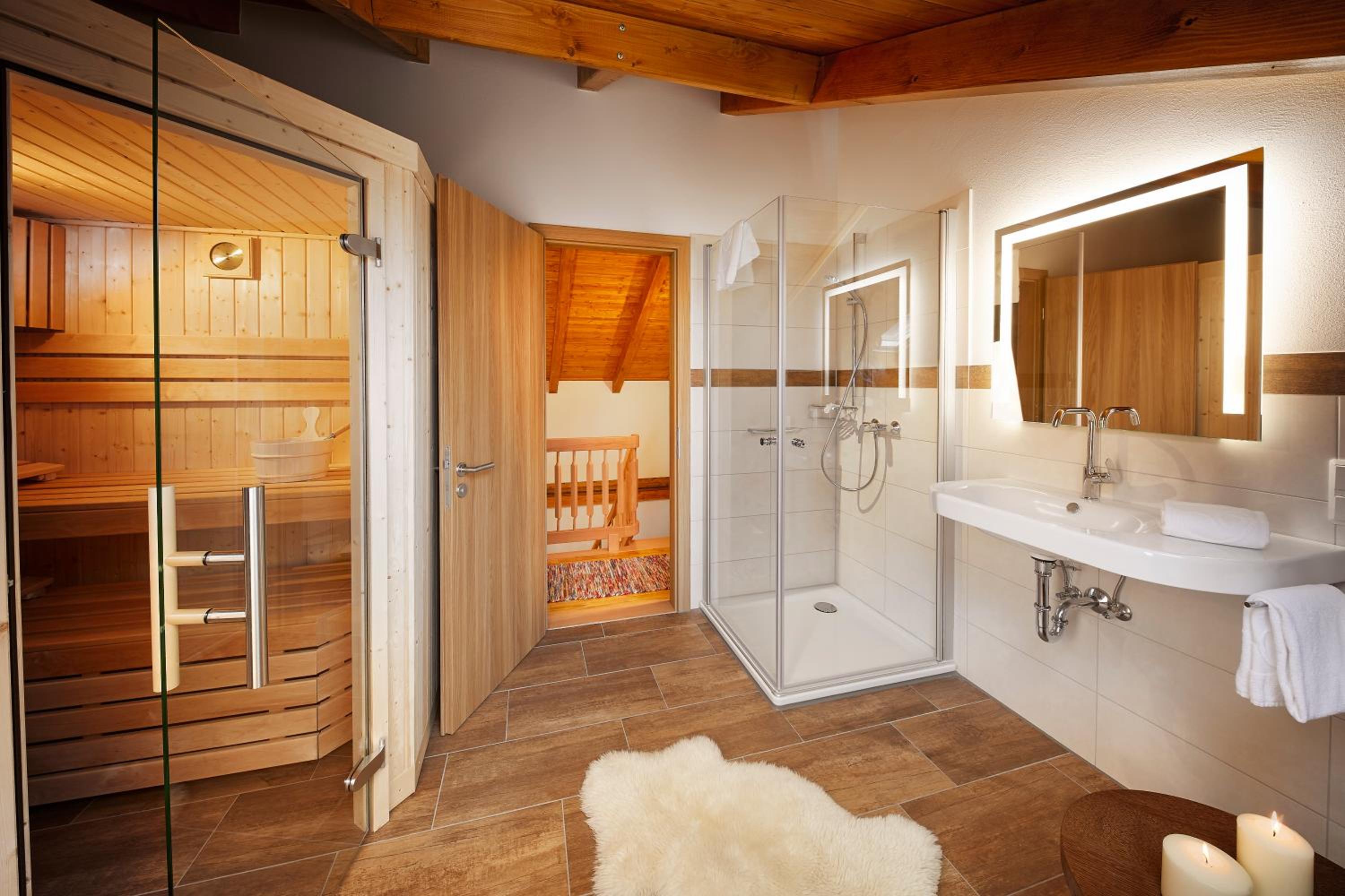 Three-Bedroom Chalet with Sauna photo 2