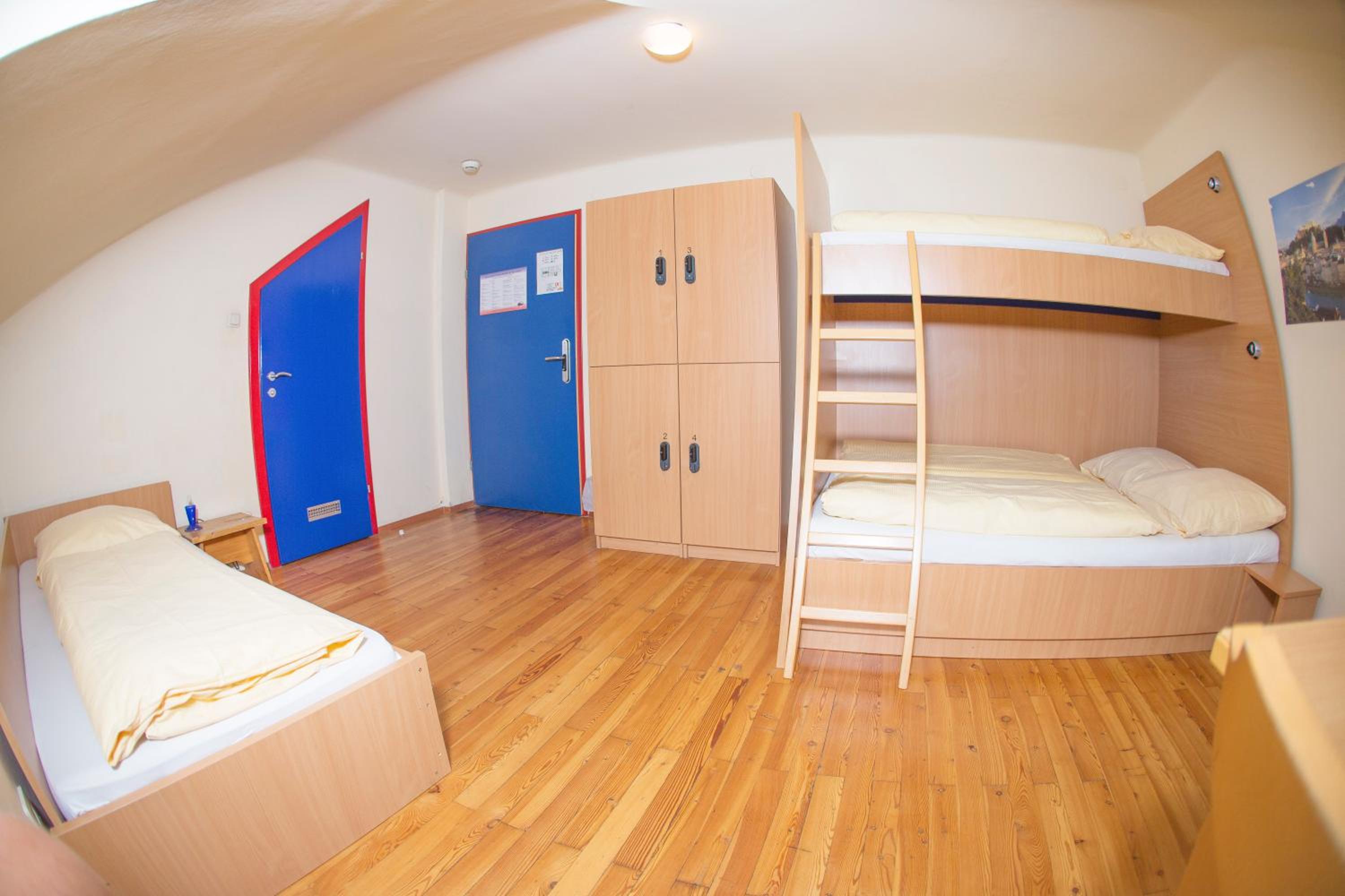 Quadruple Room with Private Bathroom photo 1
