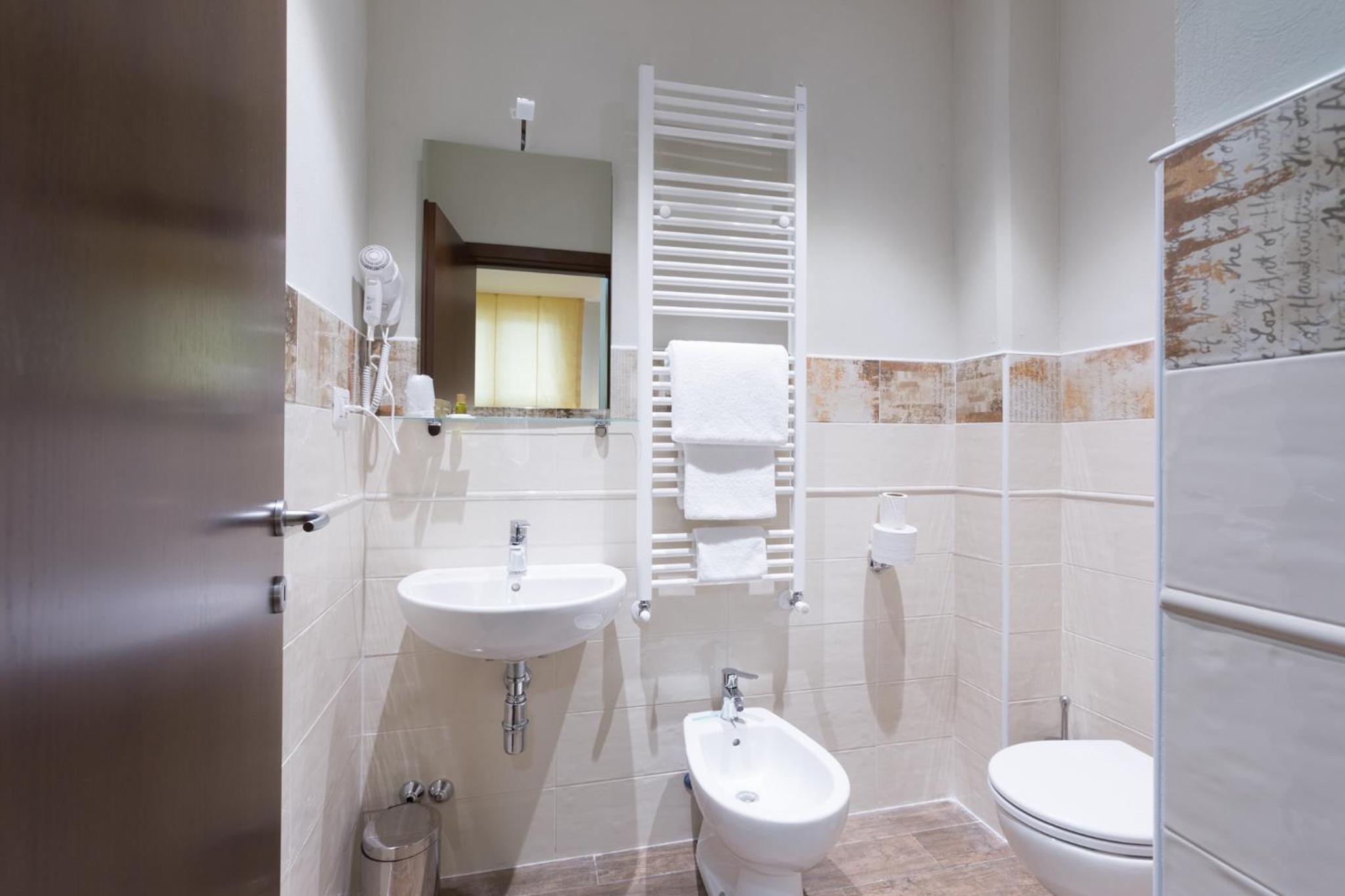 Single Room photo 2