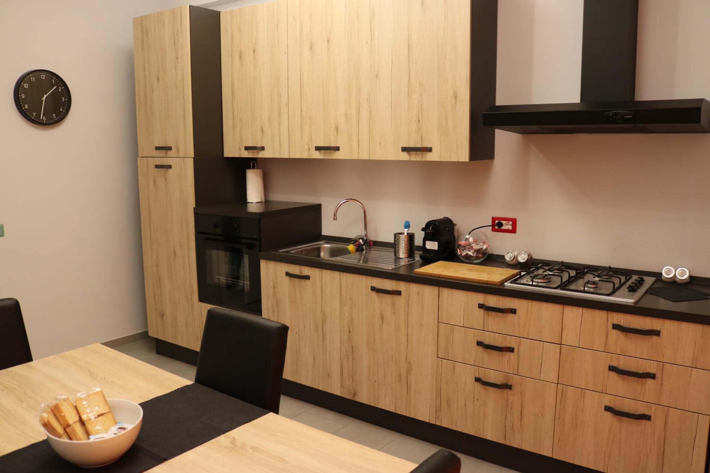 Apartment with Balcony - Photo 15