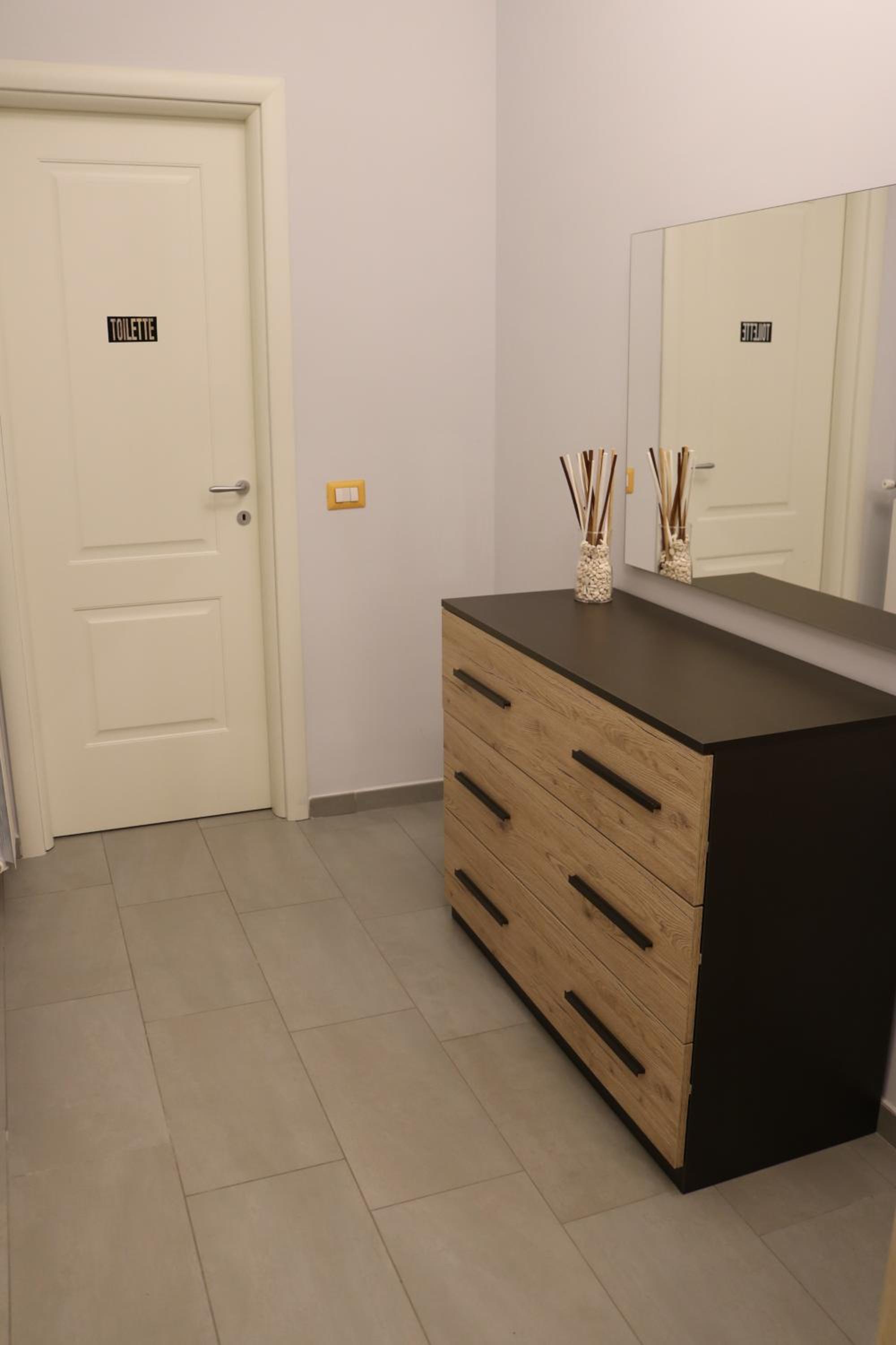 Apartment with Balcony - Photo 24