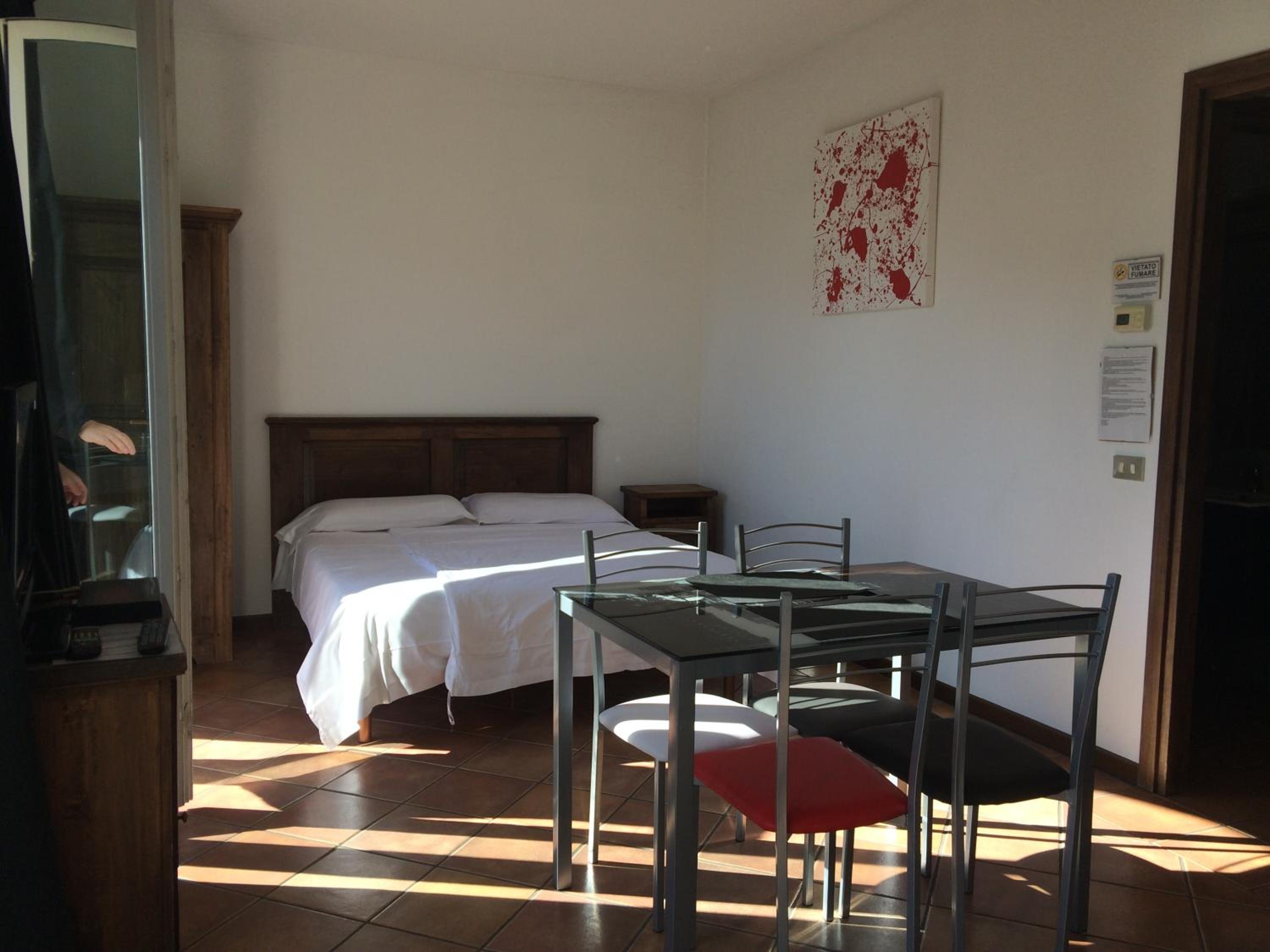 Studio Apartment without Lake View photo 3