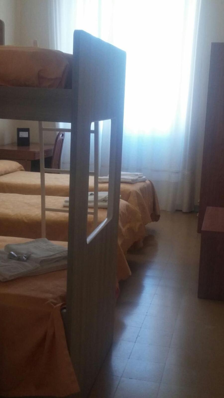 Economy Quadruple Room photo 3