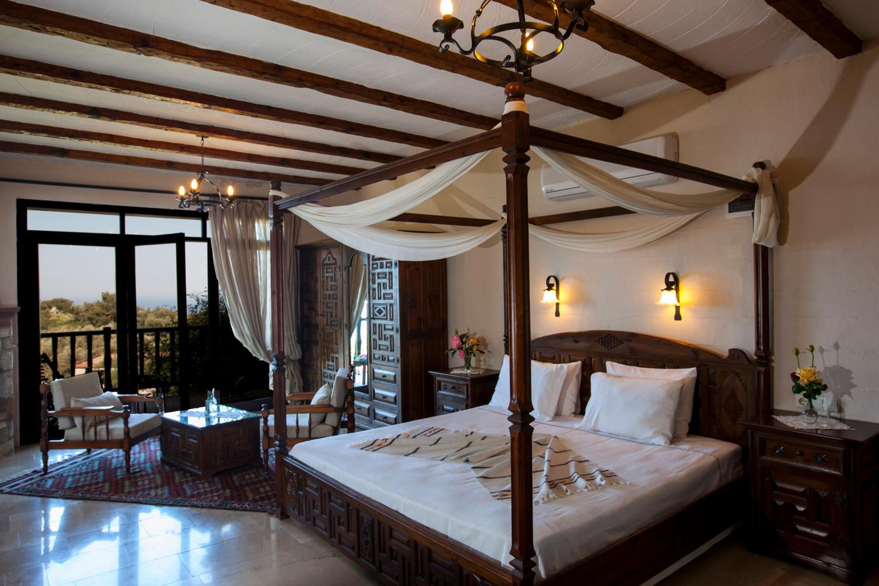 Deluxe Double Room with Jacuzzi, photo 7