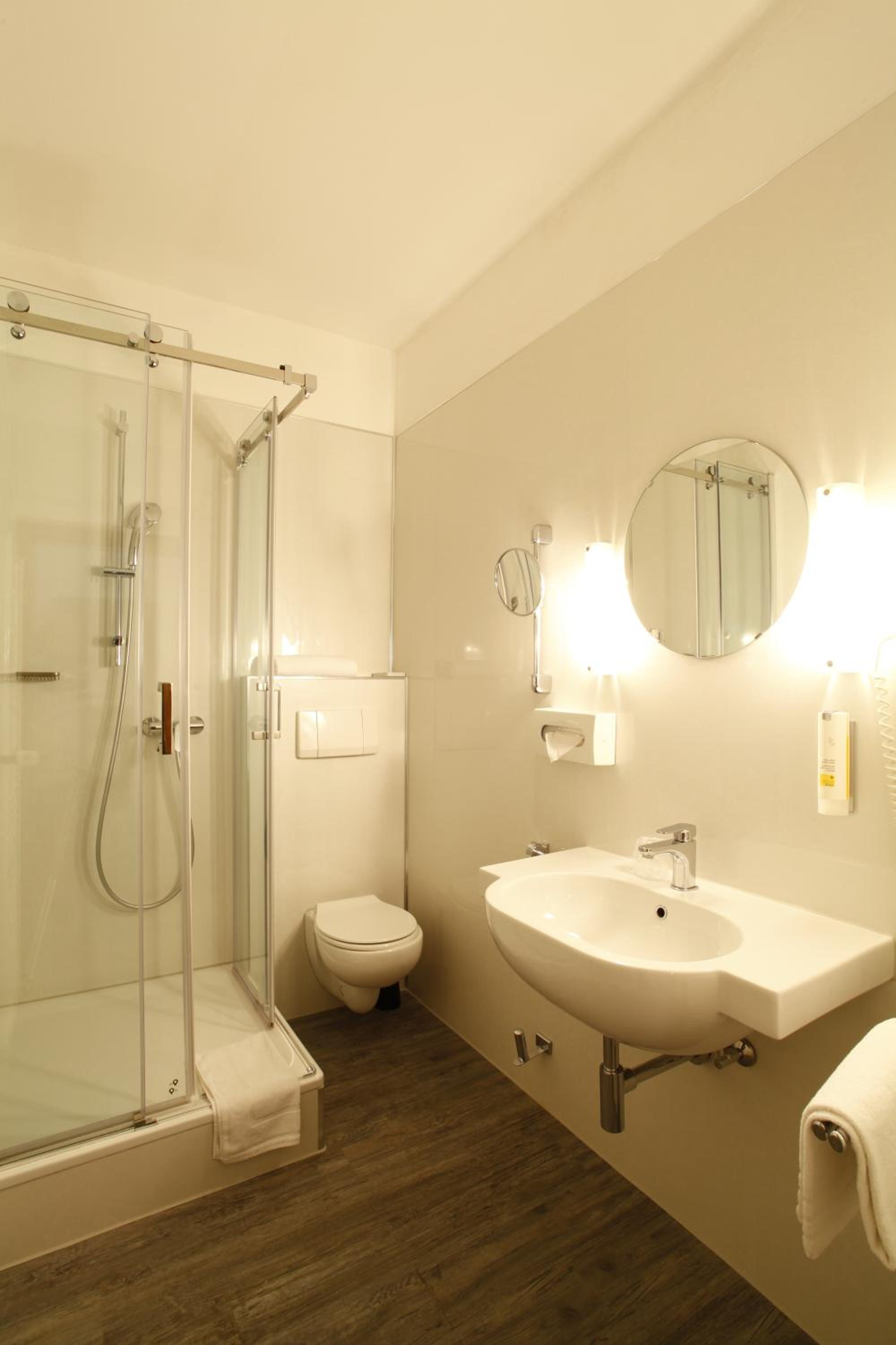 Standard Double Room - Photo 6