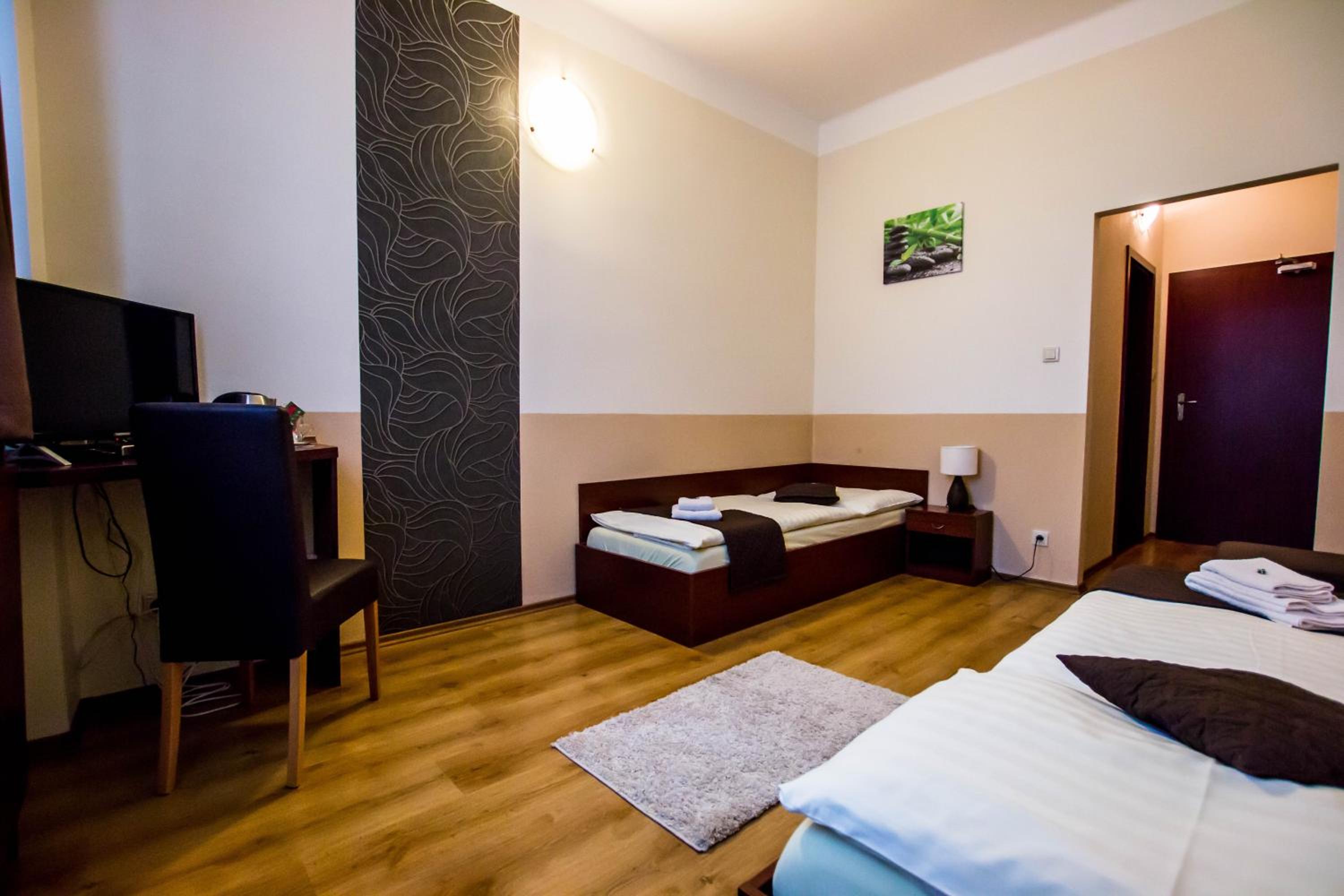 Standard Twin Room photo 2