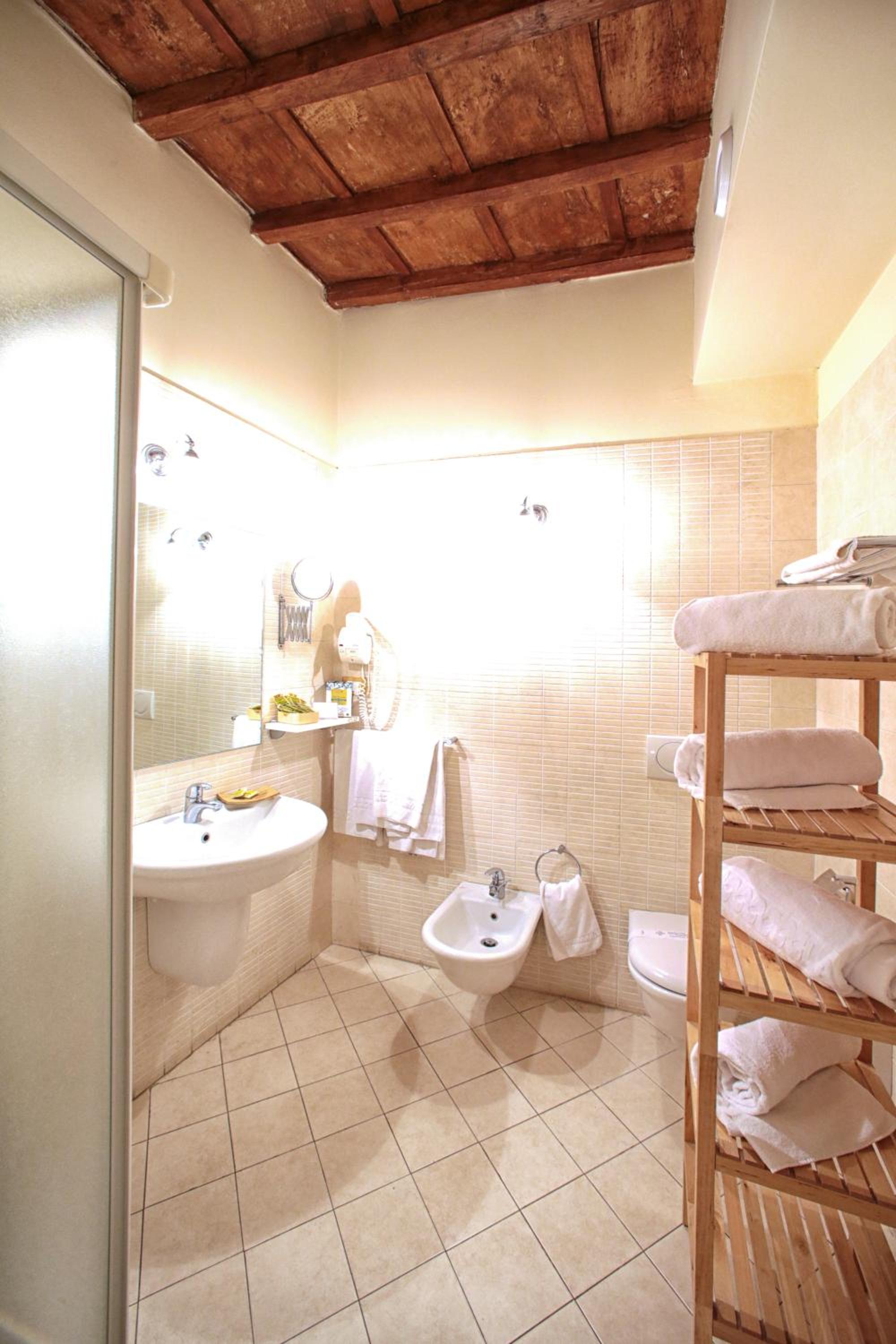 Superior Quadruple Room photo 2