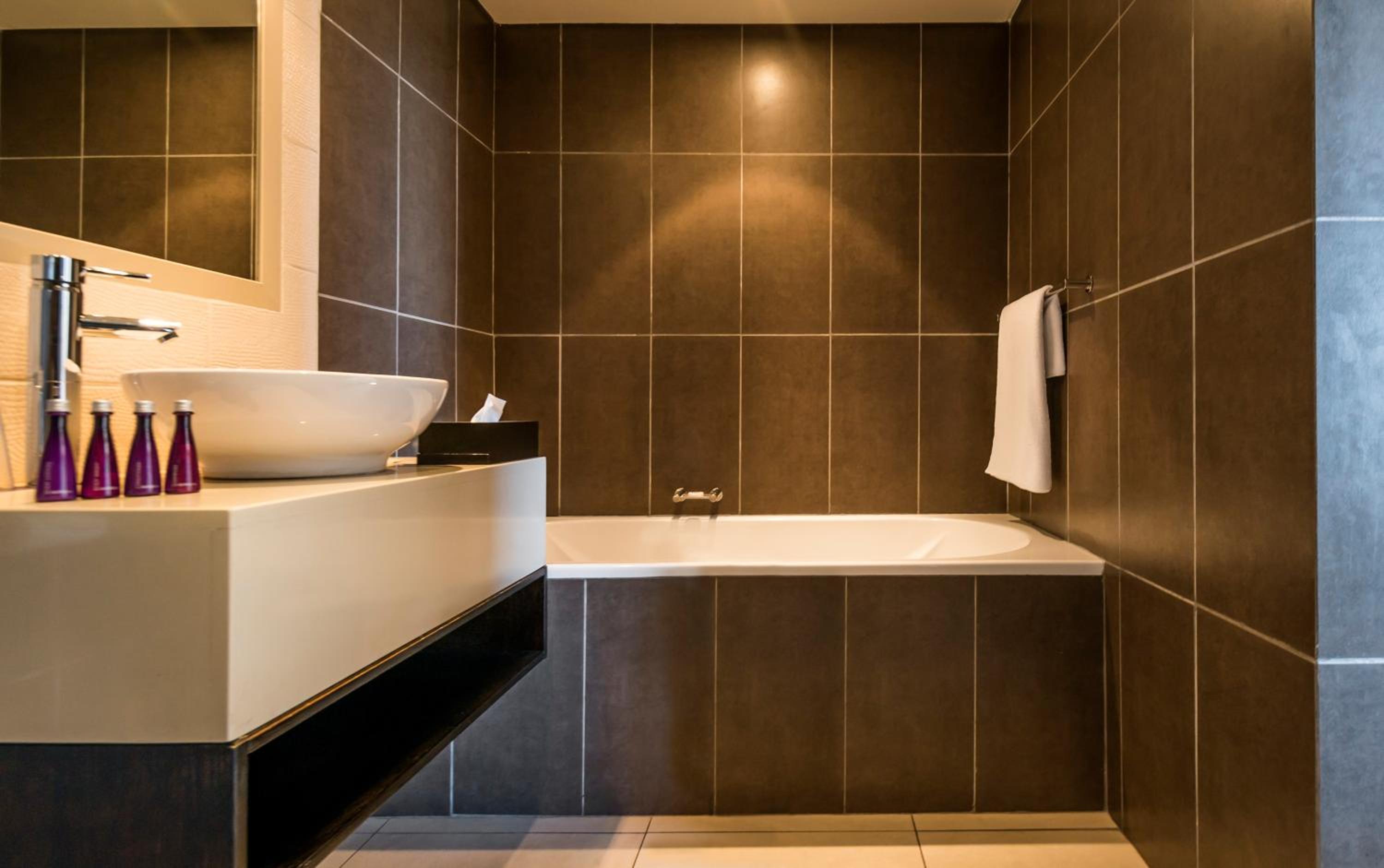 AVANI Superior Room - Photo 2
