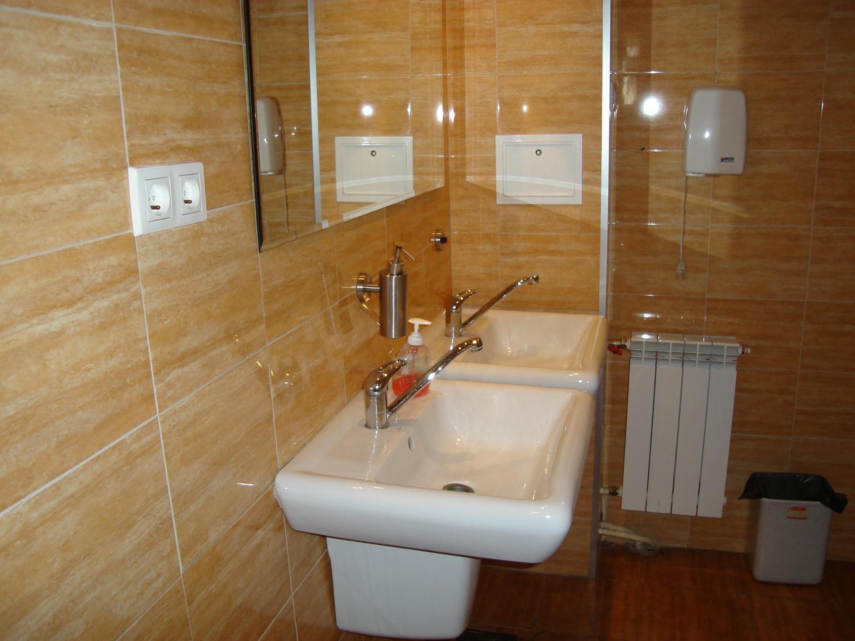 Double Room with Shared Bathroom photo 3