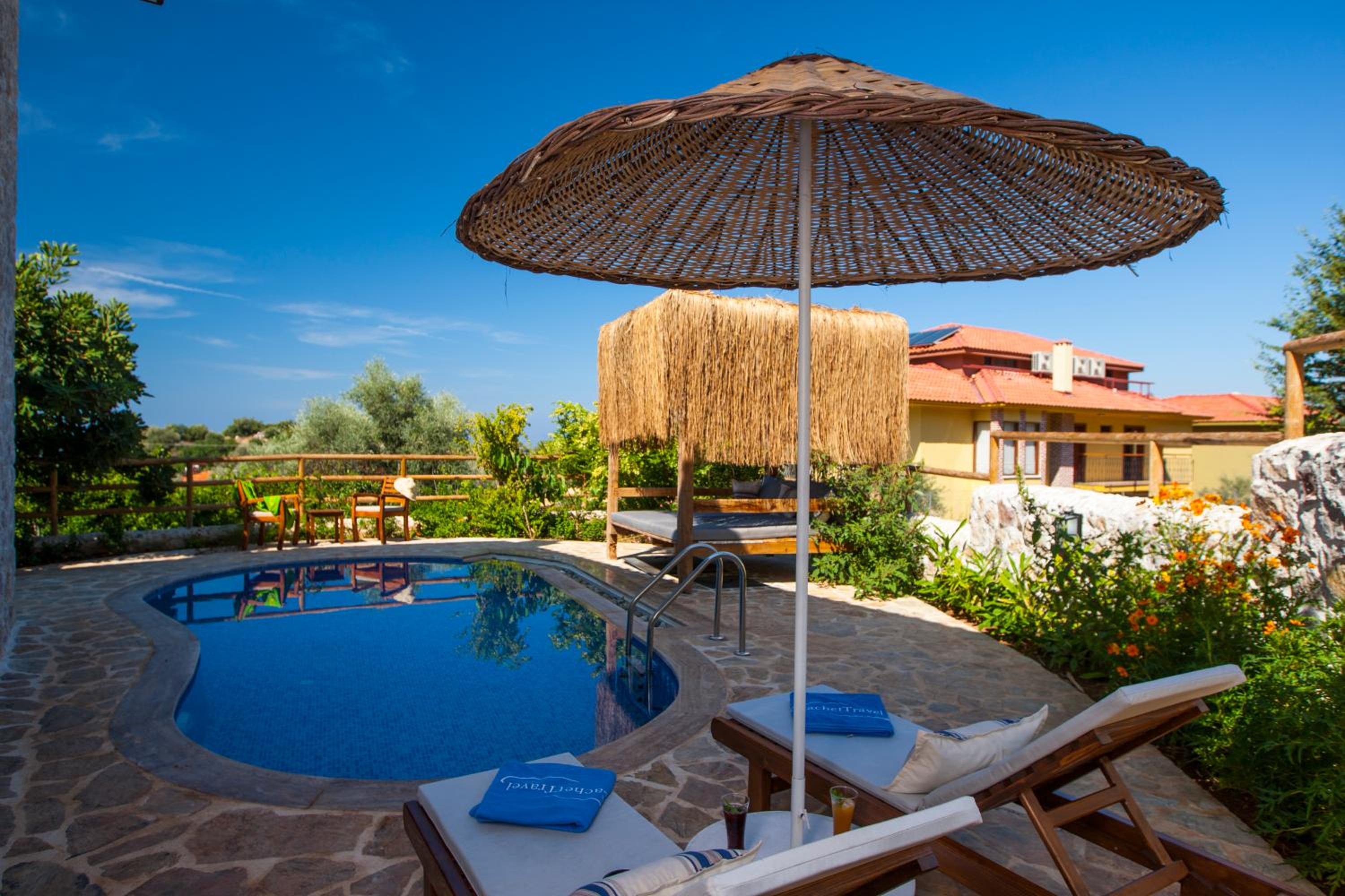 Villa with Private Pool & Jacuzzi - Photo 7