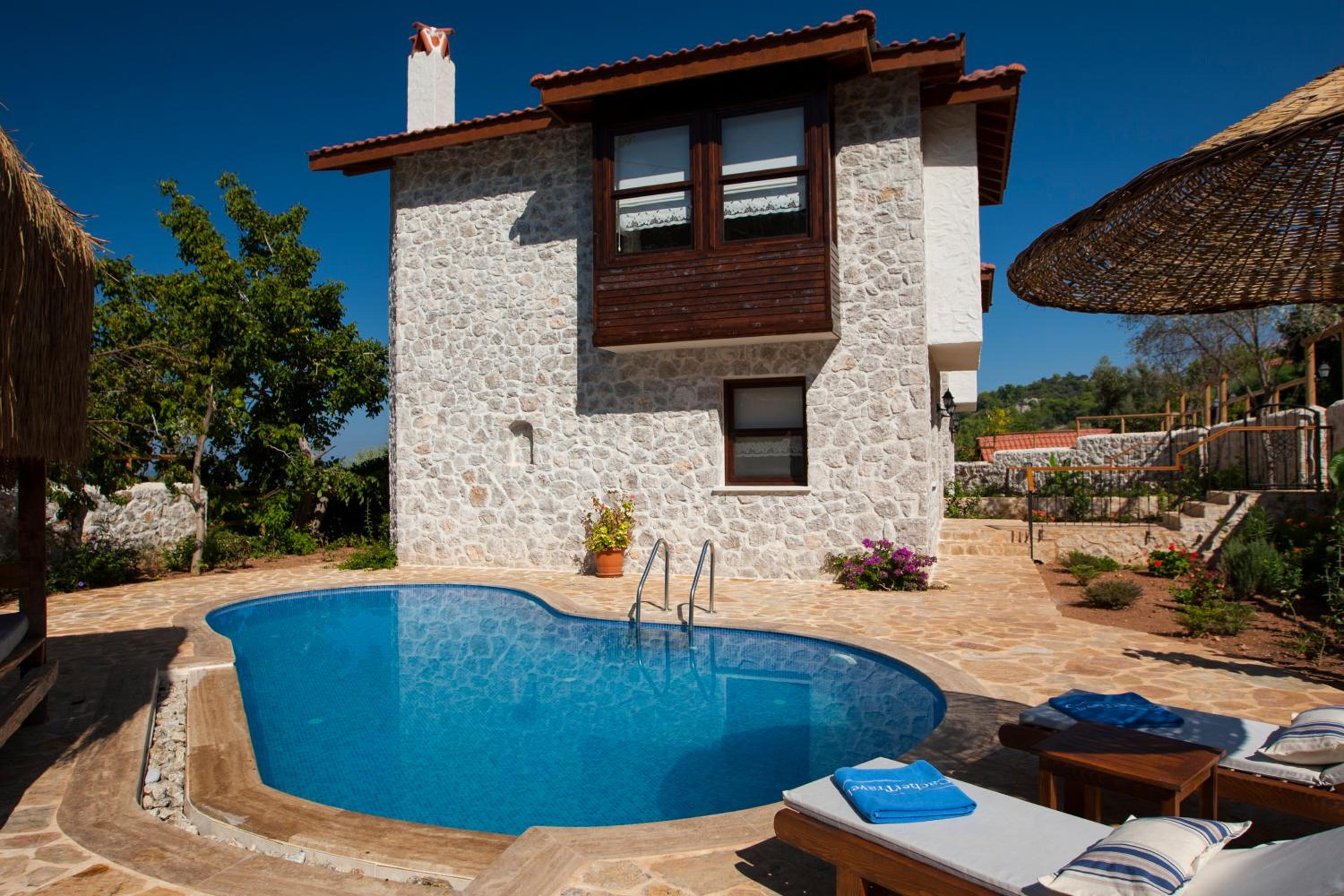 Villa with Private Pool & Jacuzzi - Photo 13