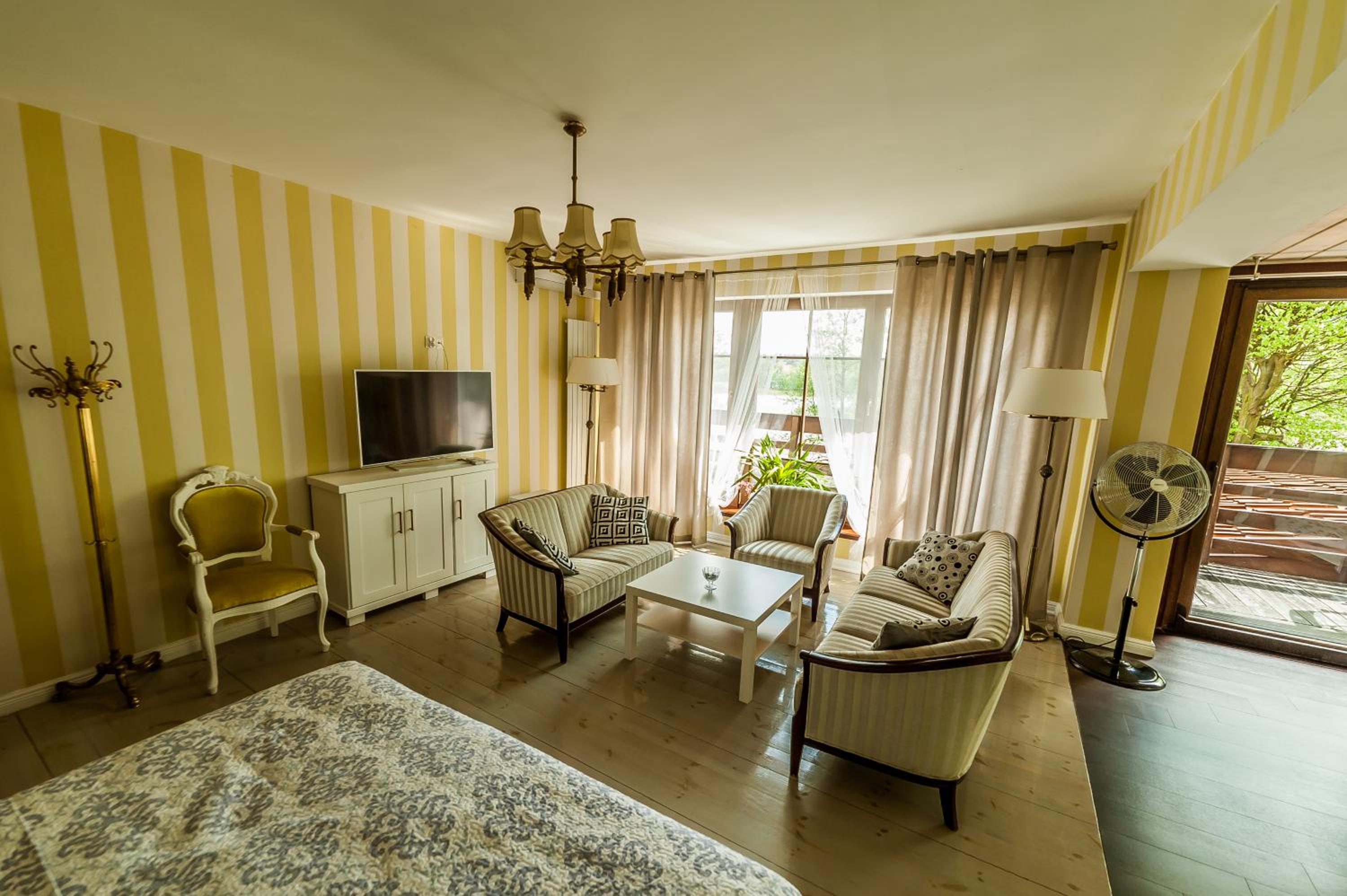 Deluxe King Room photo 2