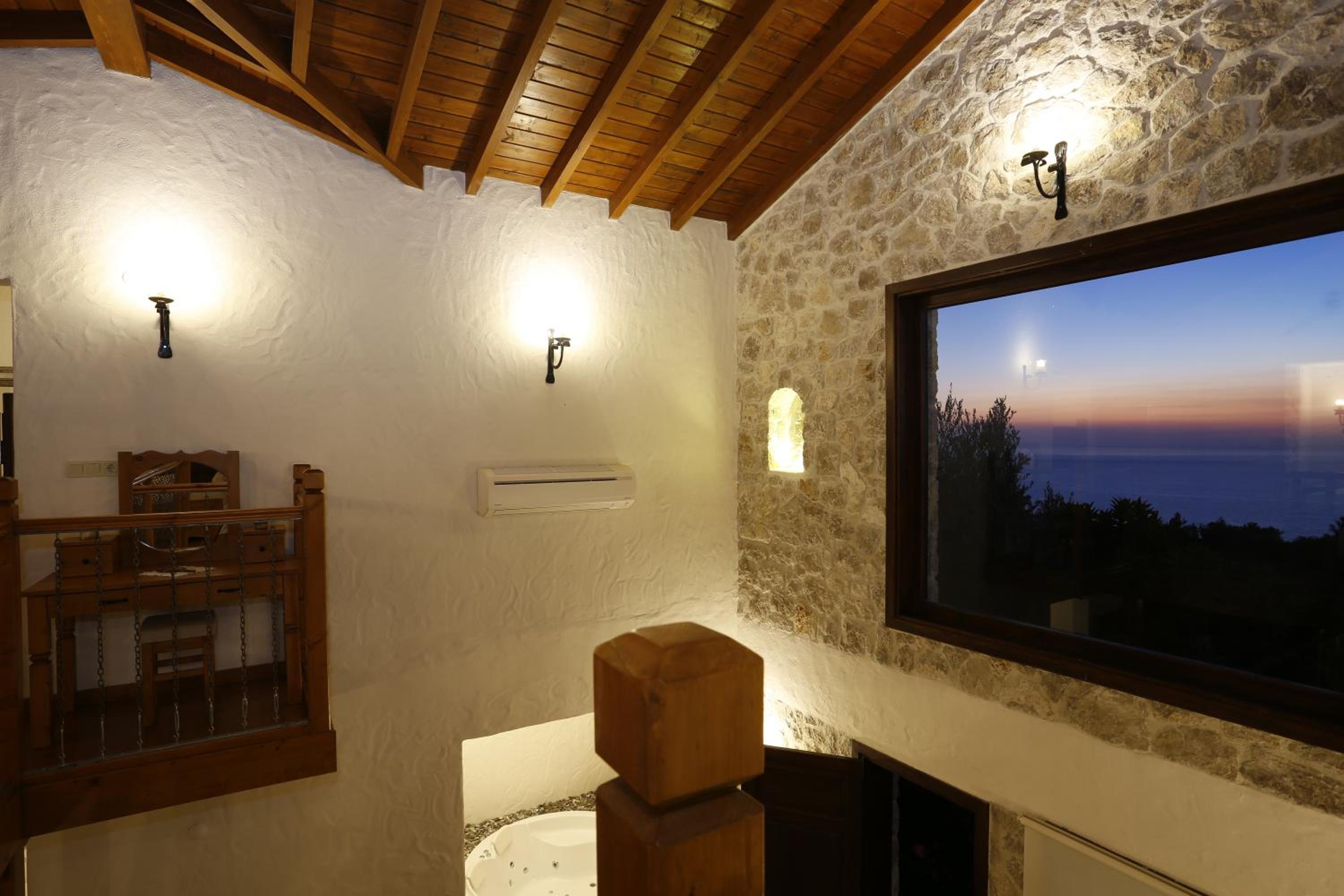 Villa with Private Pool & Jacuzzi - Photo 16