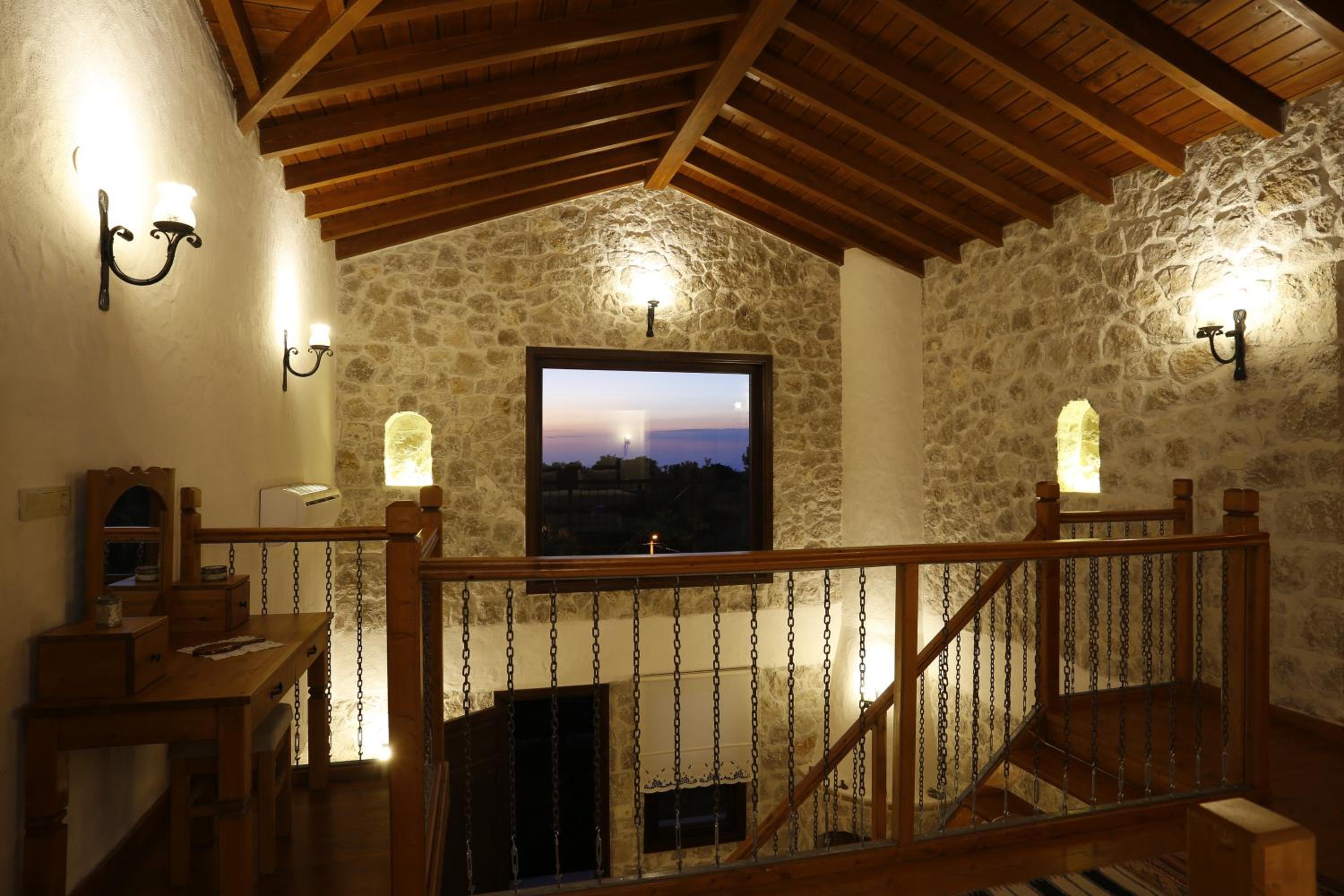 Villa with Private Pool & Jacuzzi - Photo 10