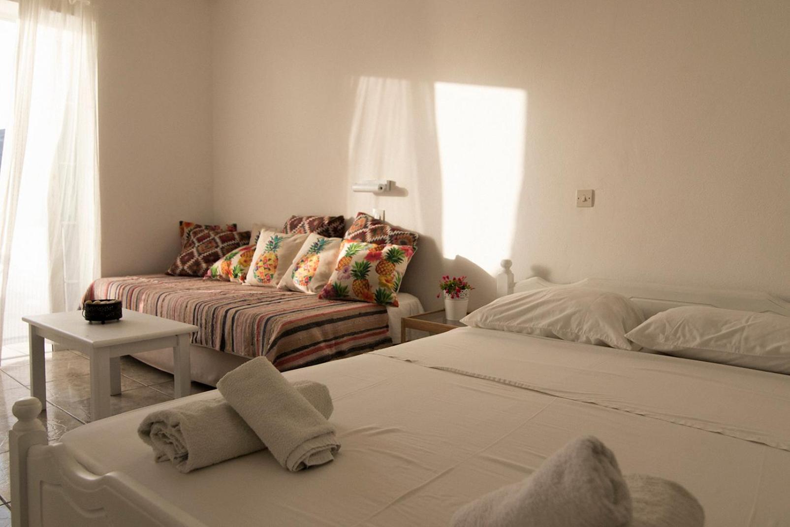 Triple Room with Pool and Sea View