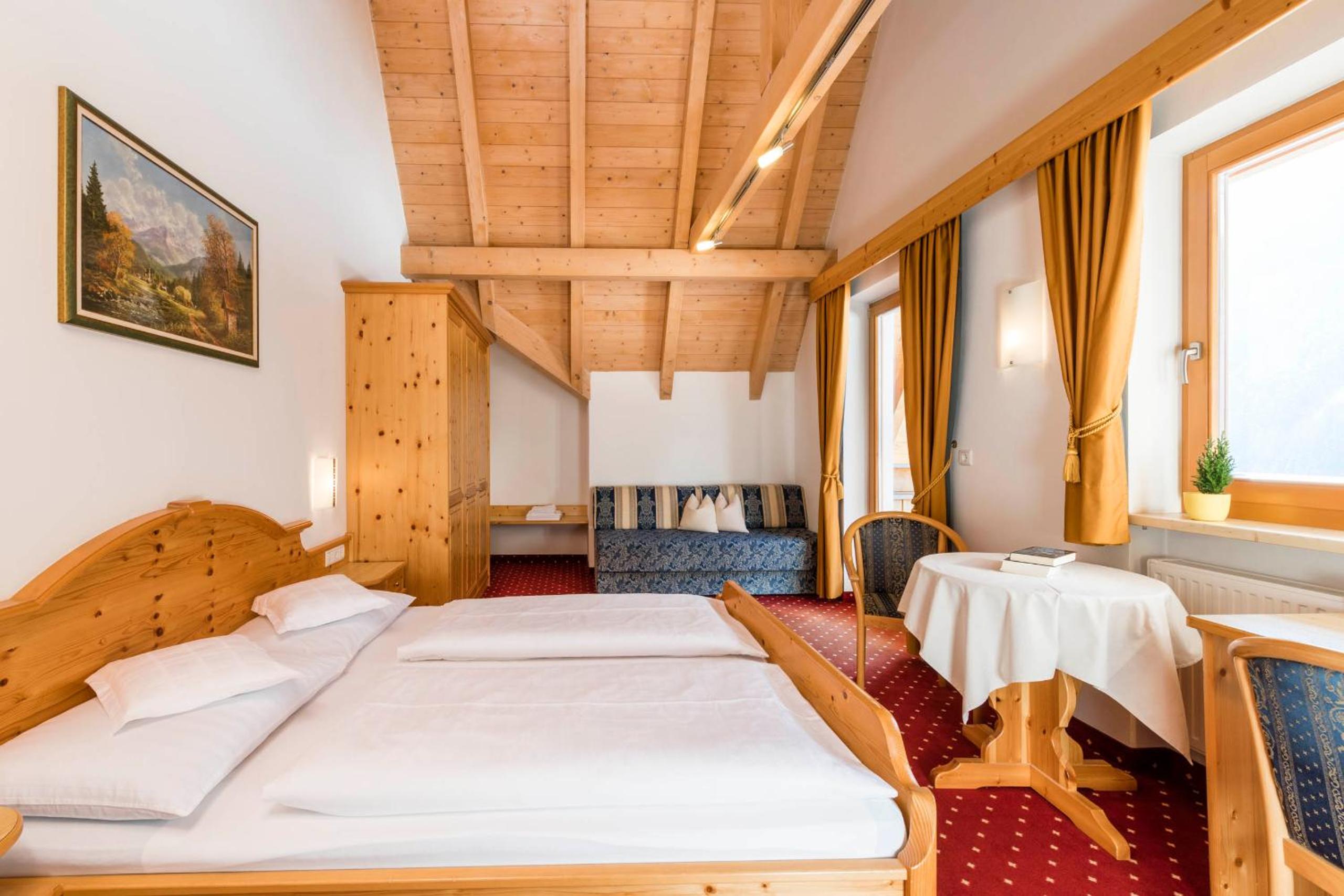 Superior Double Room with Balcony - Photo 1