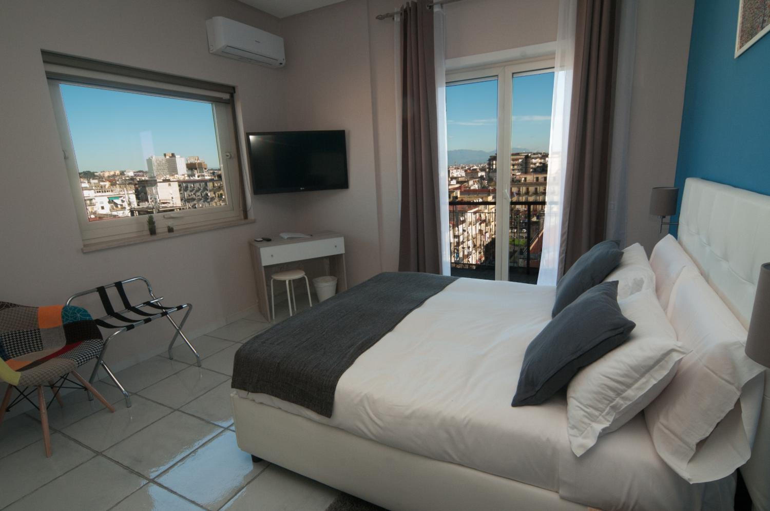 Deluxe Double Room with Balcony and Sea View
