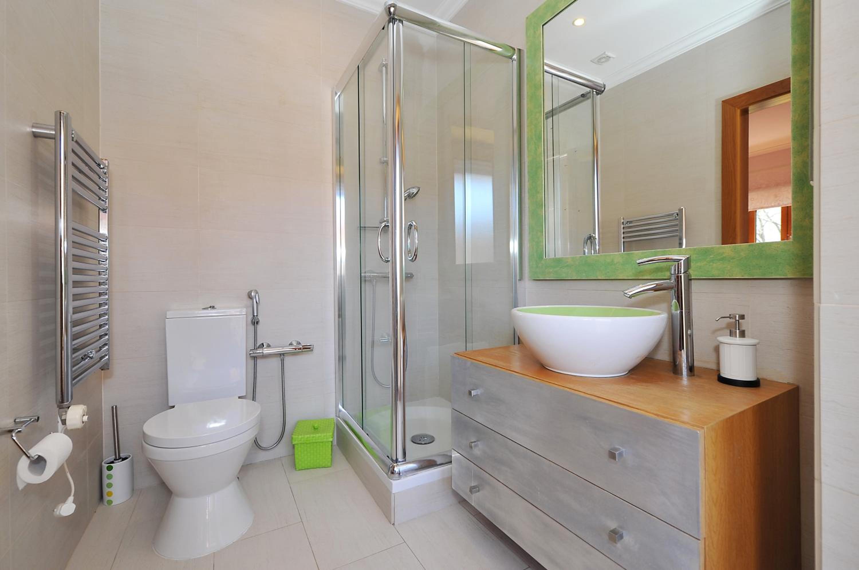 Executive Suite - Photo 12