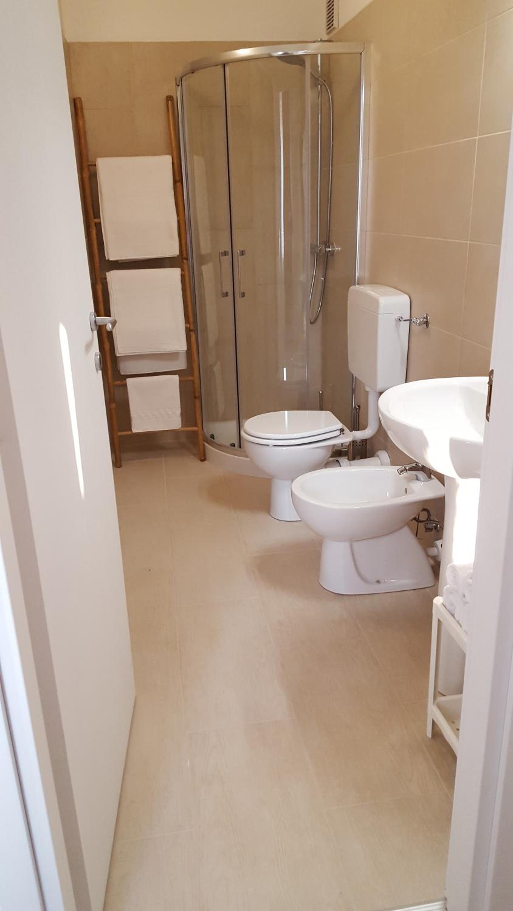 Double Room with Extra Bed photo 3