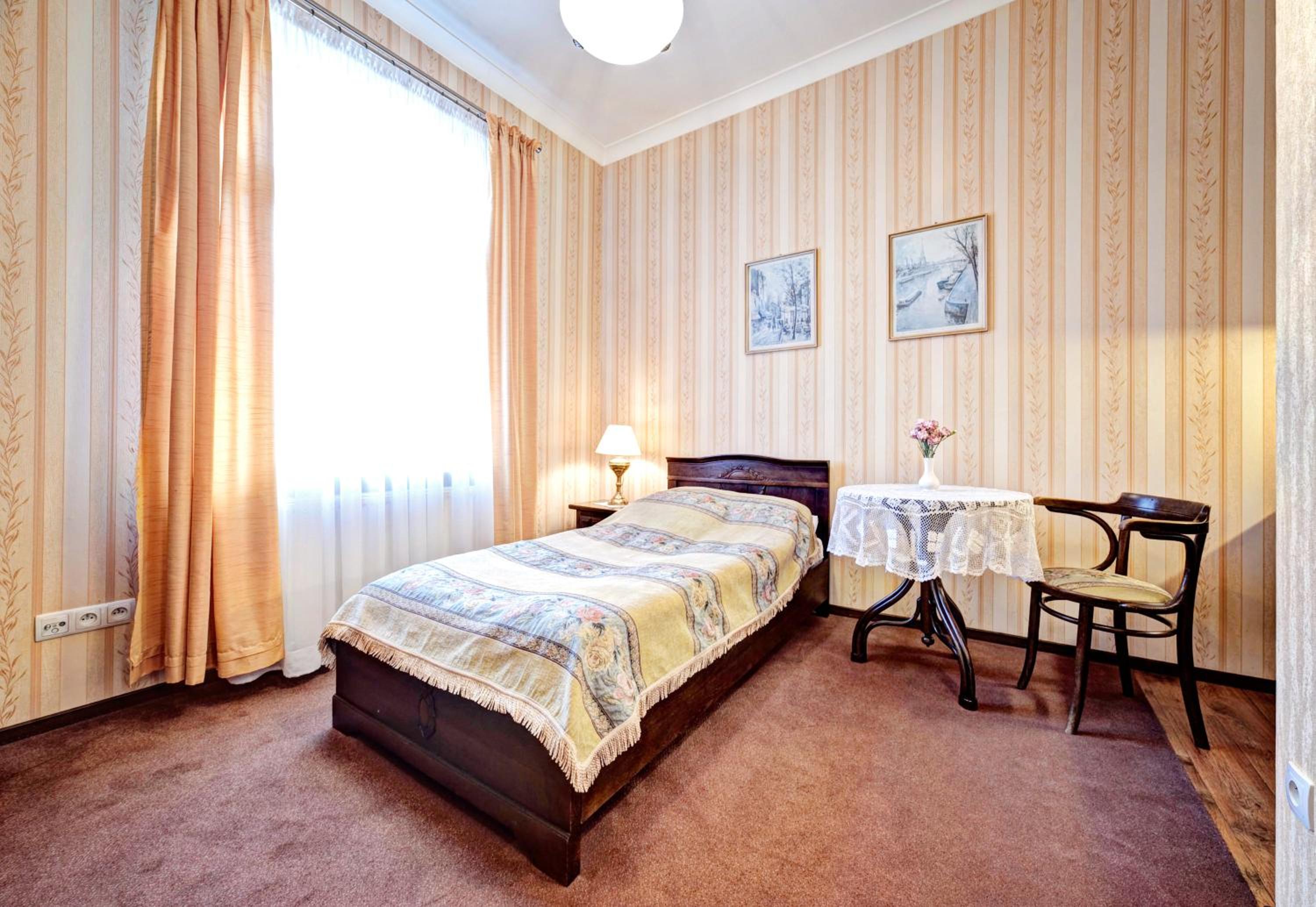 Apartment (1 Adult)