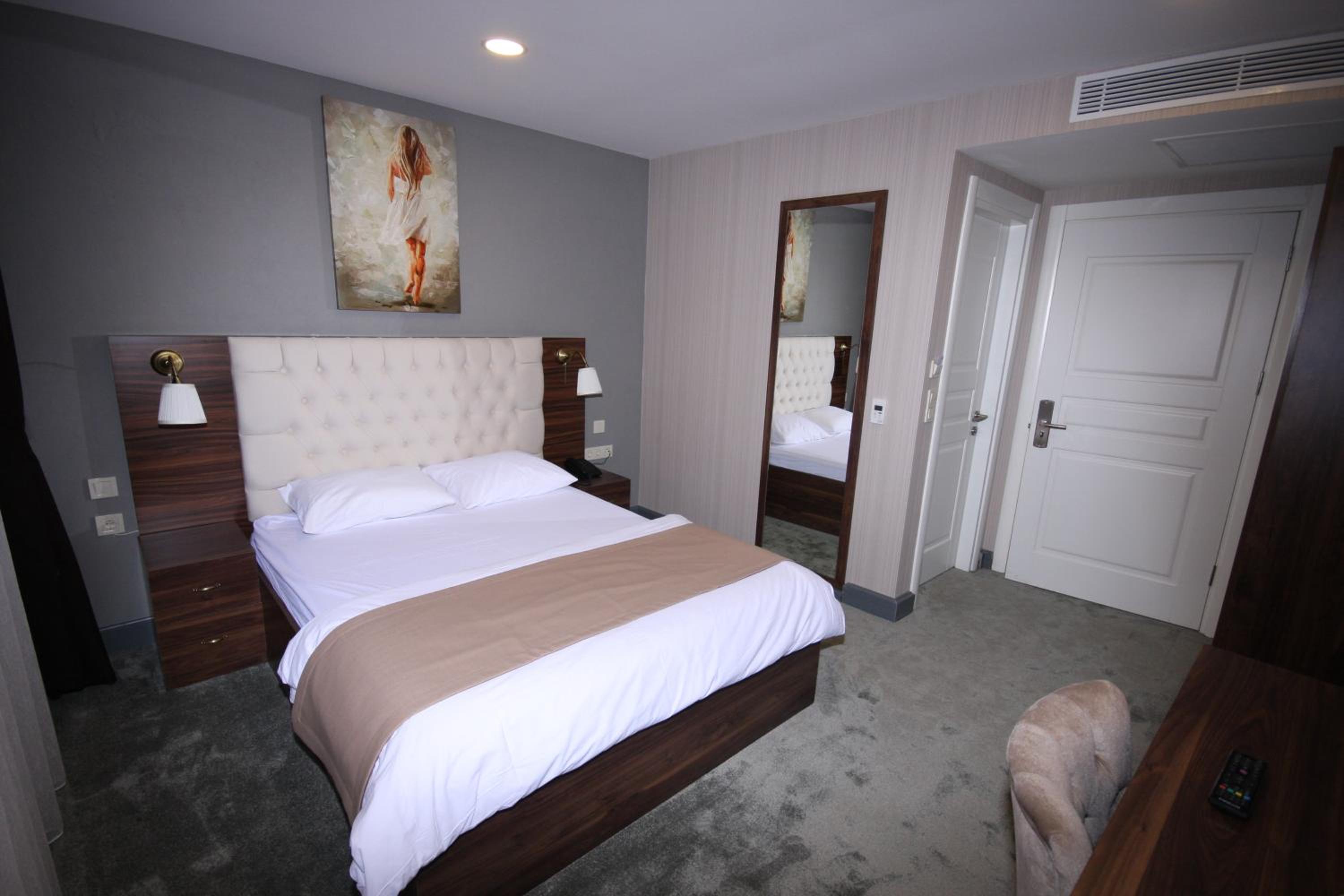 Economy Double Room photo 1