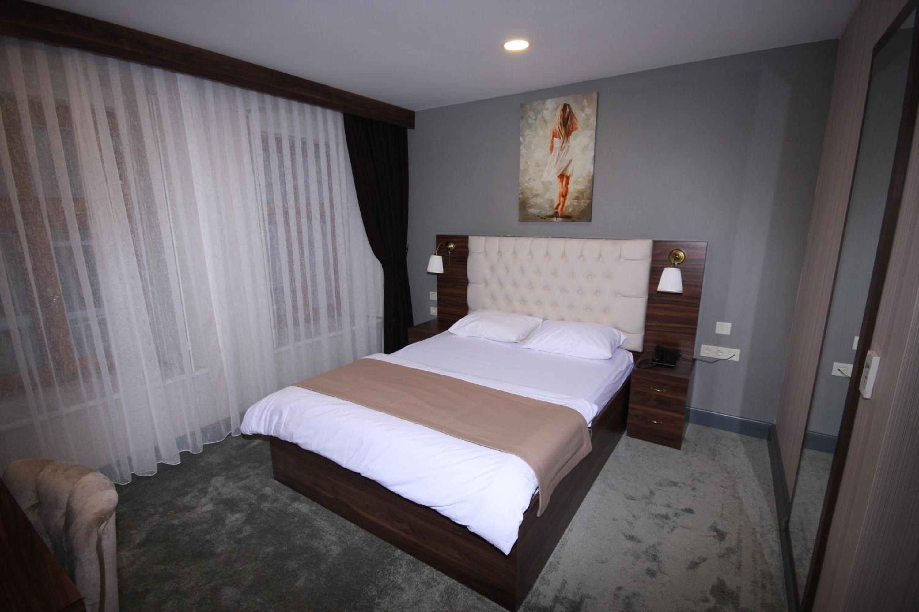 Economy Double Room photo 2