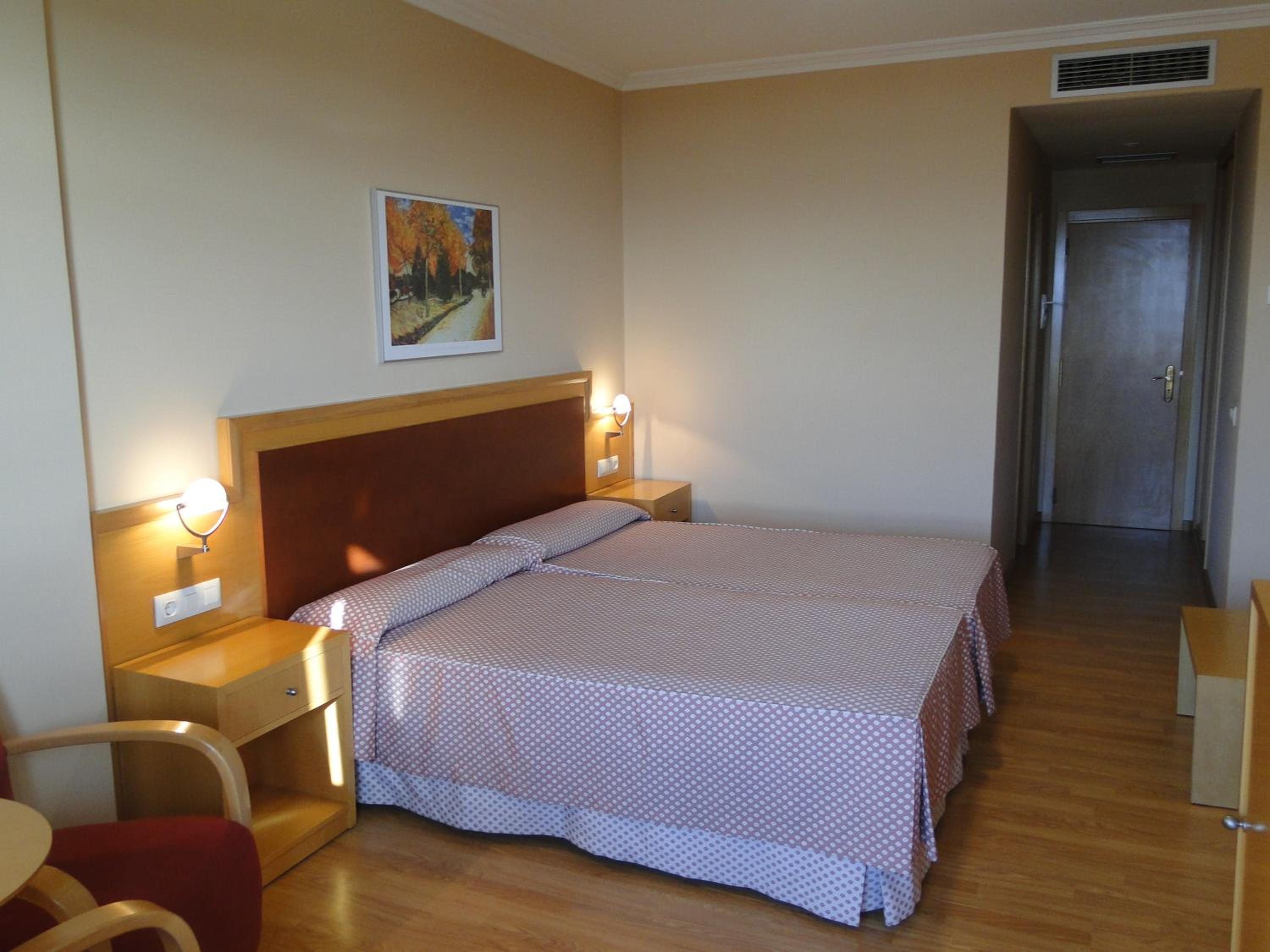 Twin Room with Mountain View - Photo 3