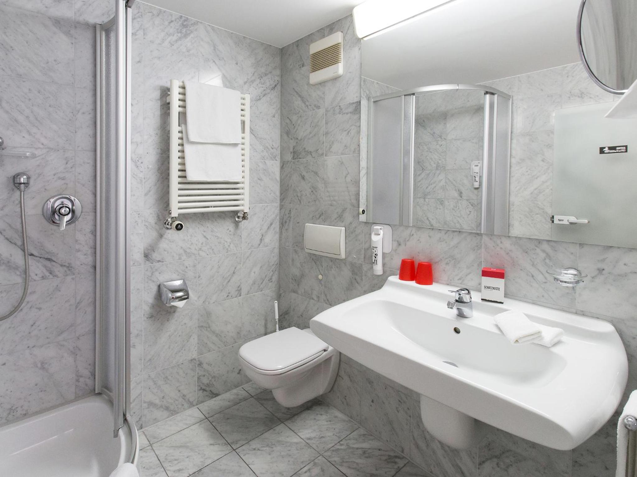 Standard Double or Twin Room photo 3