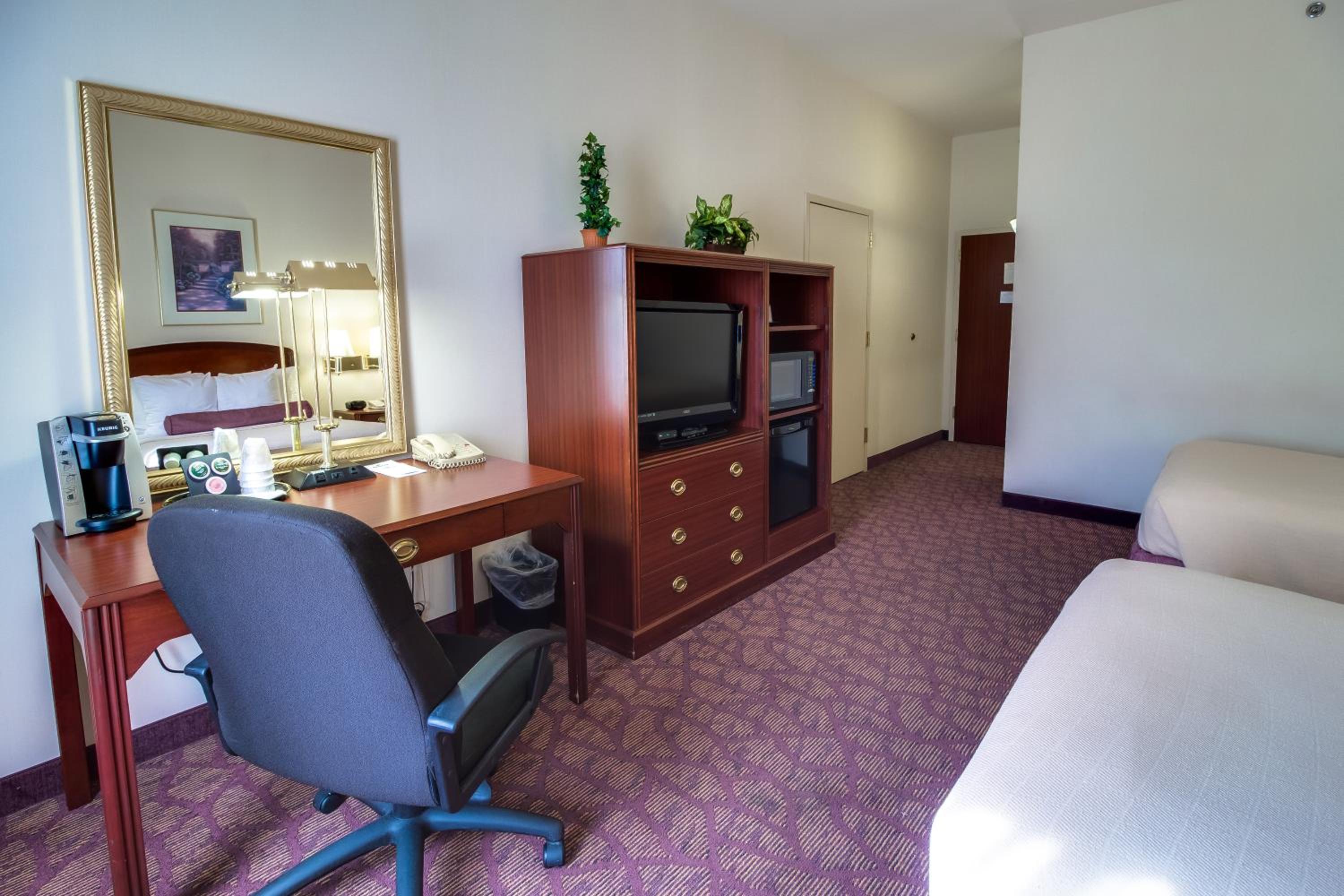 Standard Room With Two Double Beds