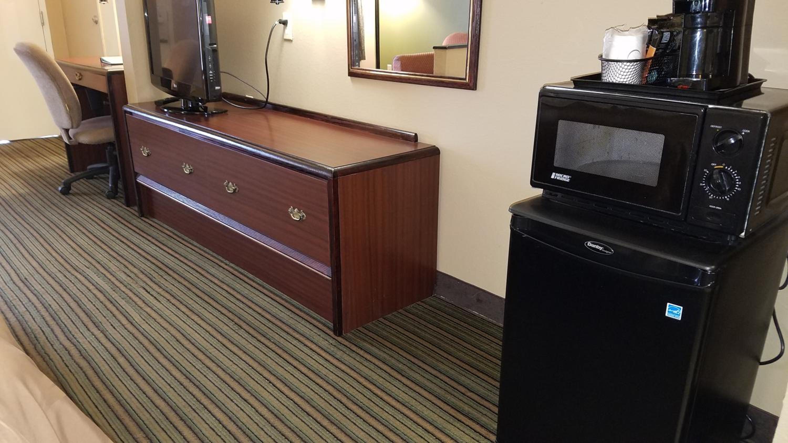 King Room - Accessible/Non-Smoking - Photo 3