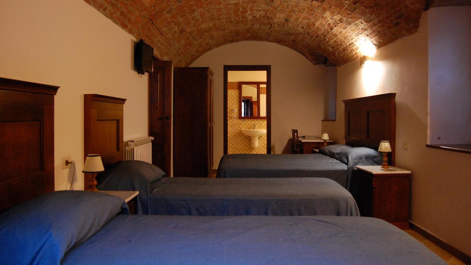 Quadruple Room - Photo 1