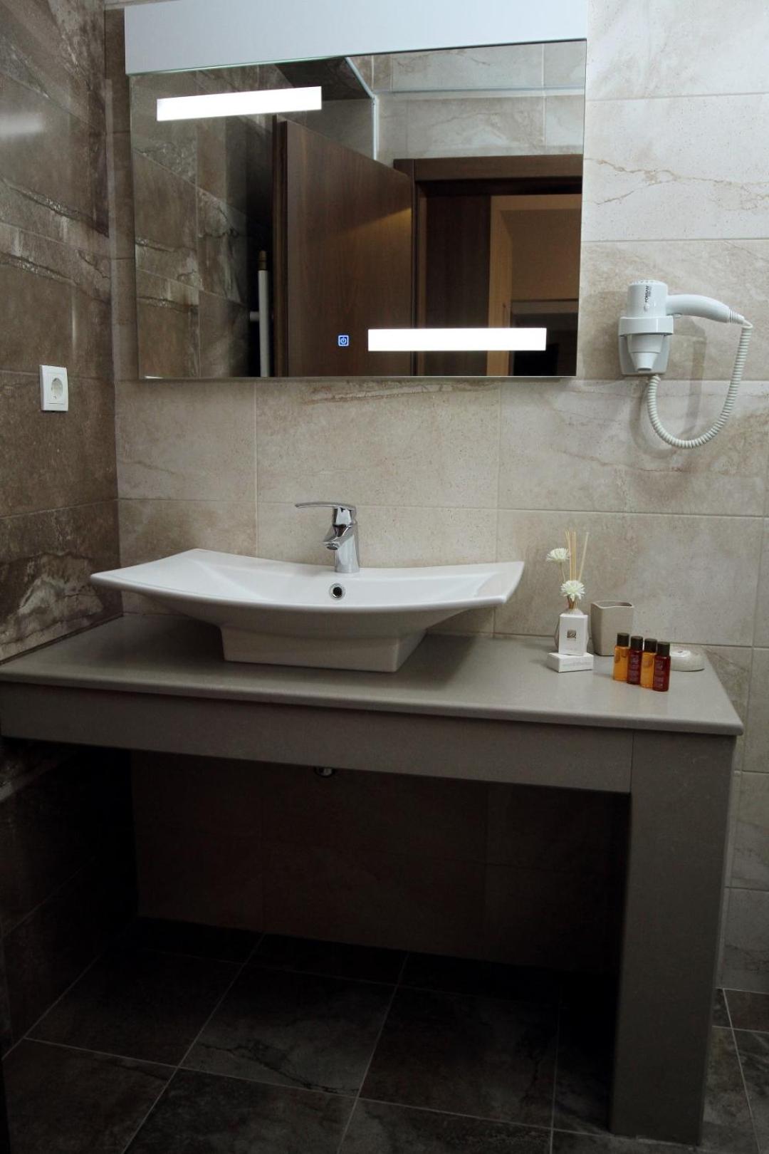 Deluxe Suite photo 3