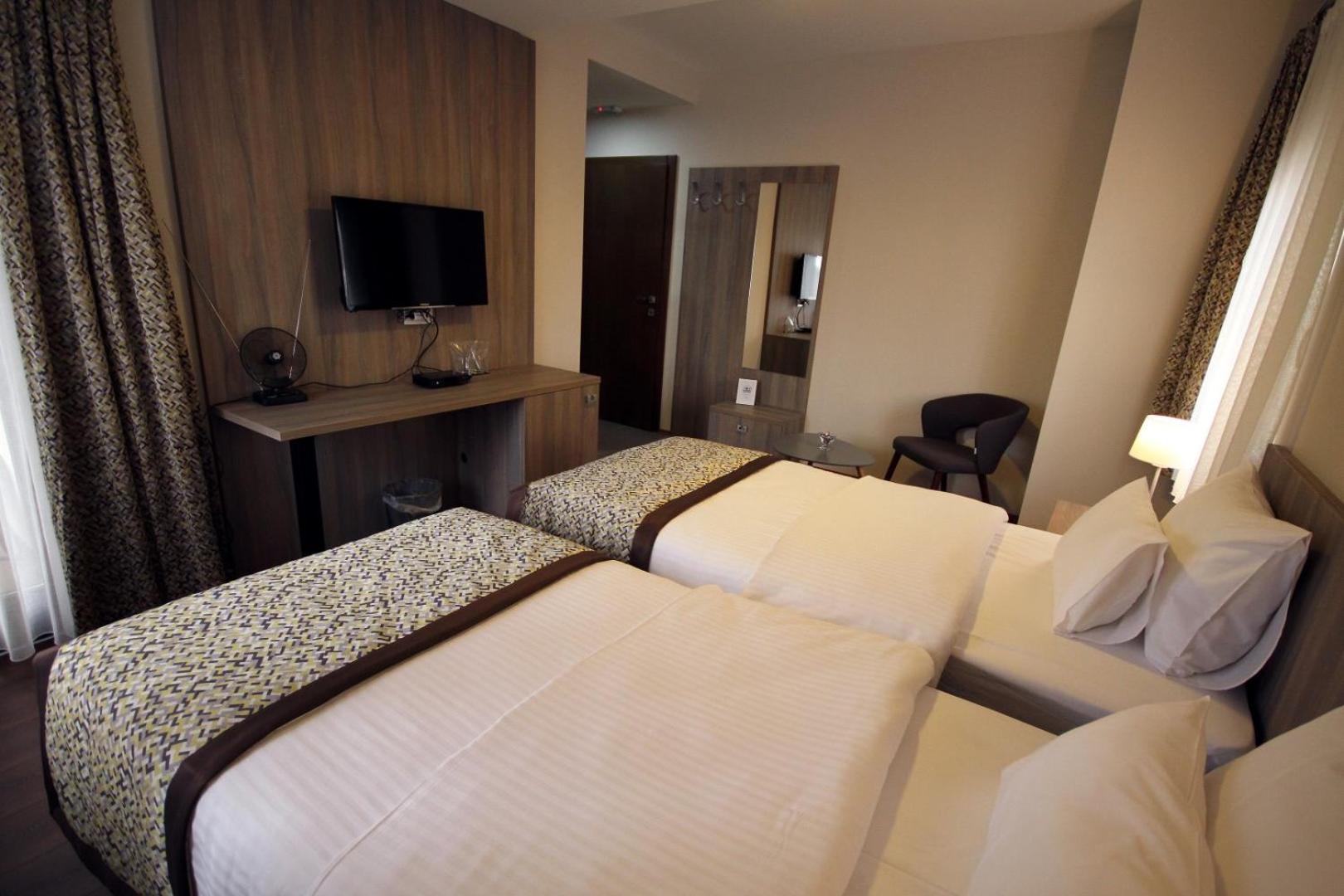 Deluxe Double Room with Balcony photo 3