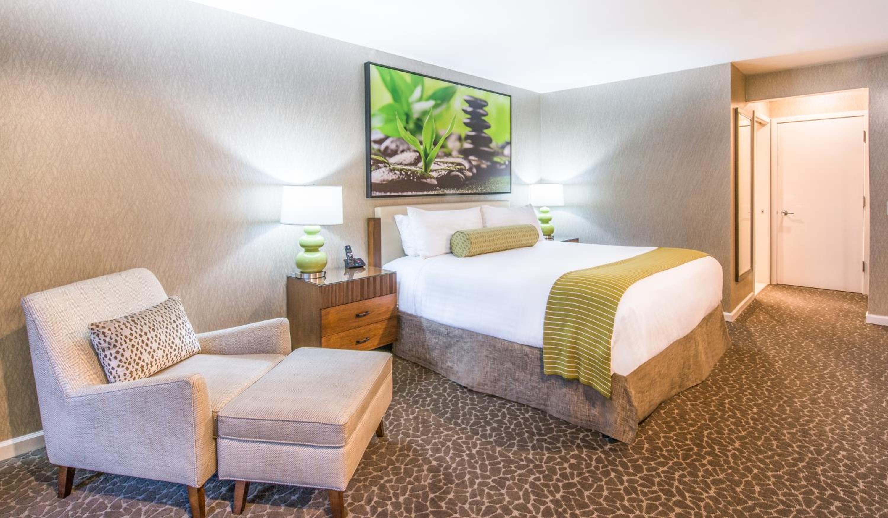 Deluxe King Room - Photo 1