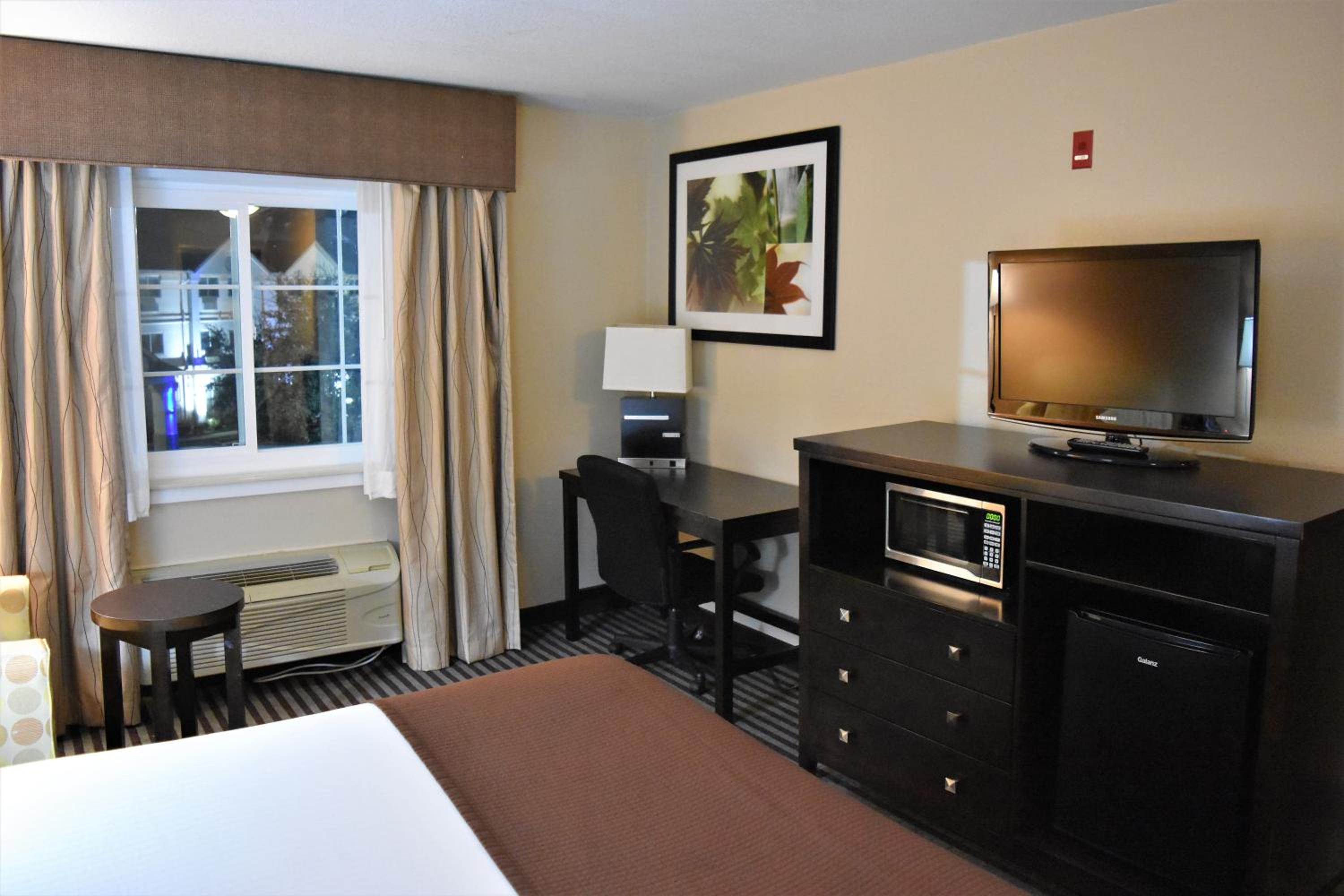 King Room- Non-Smoking - Photo 3