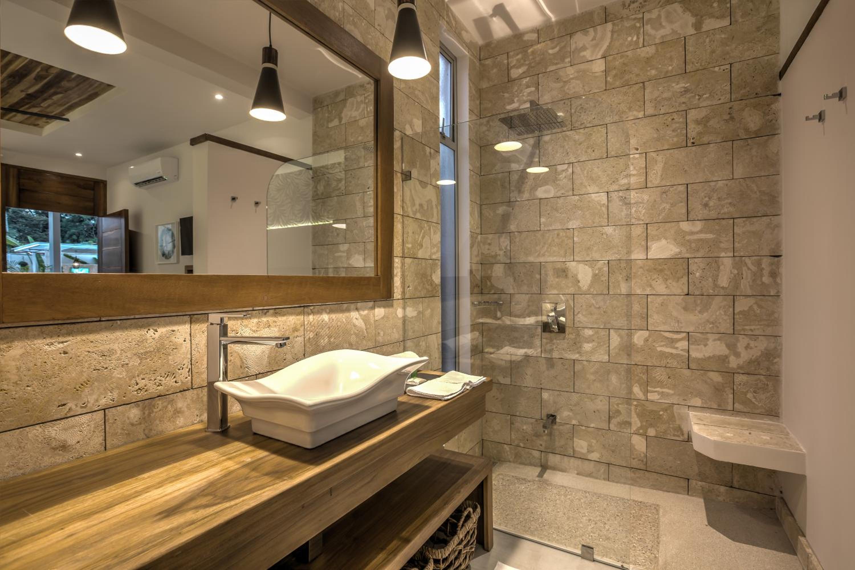 Quarto King com Vista para a Piscina - Apenas para Adultos
