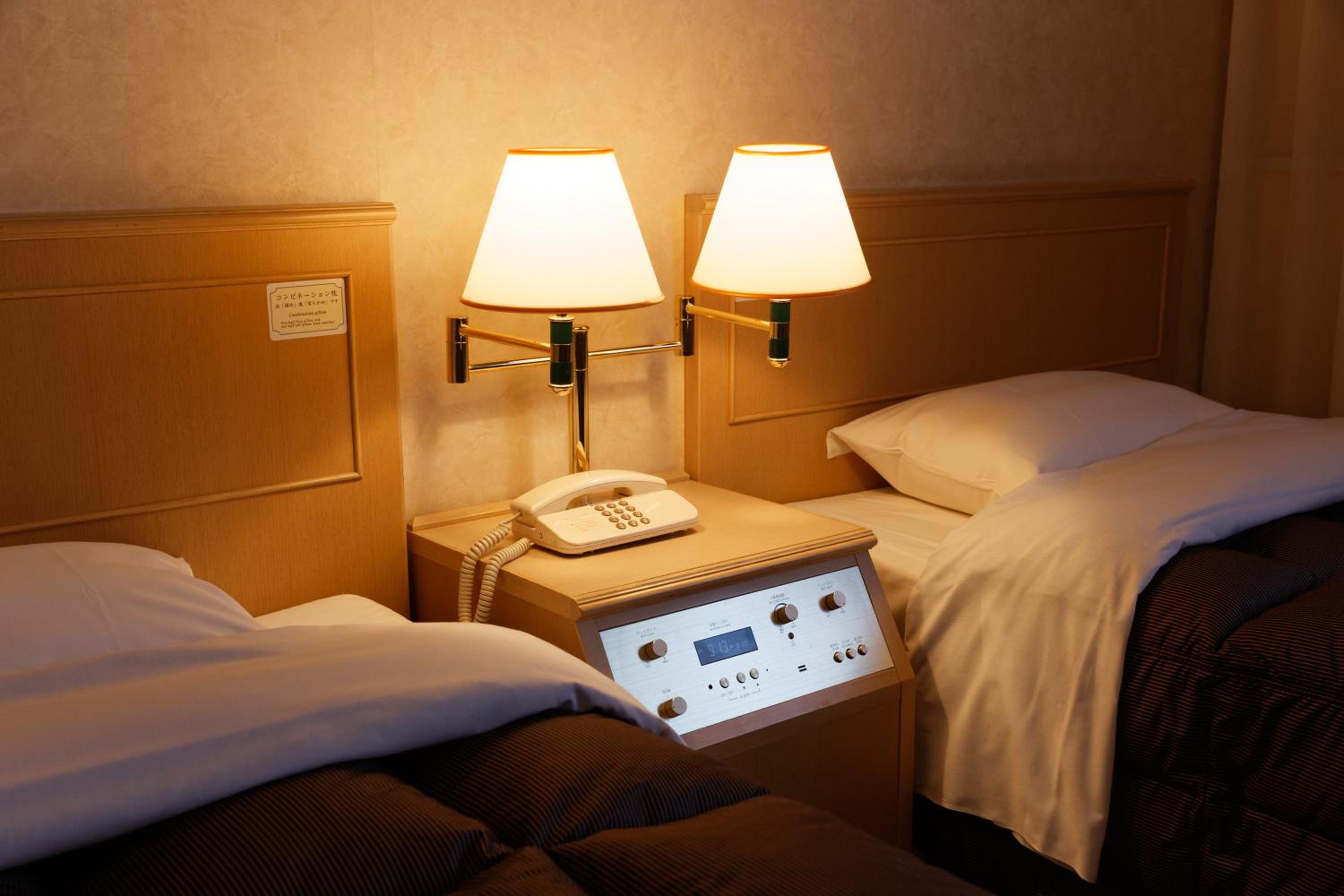 Twin Room - Non-Smoking - Photo 5