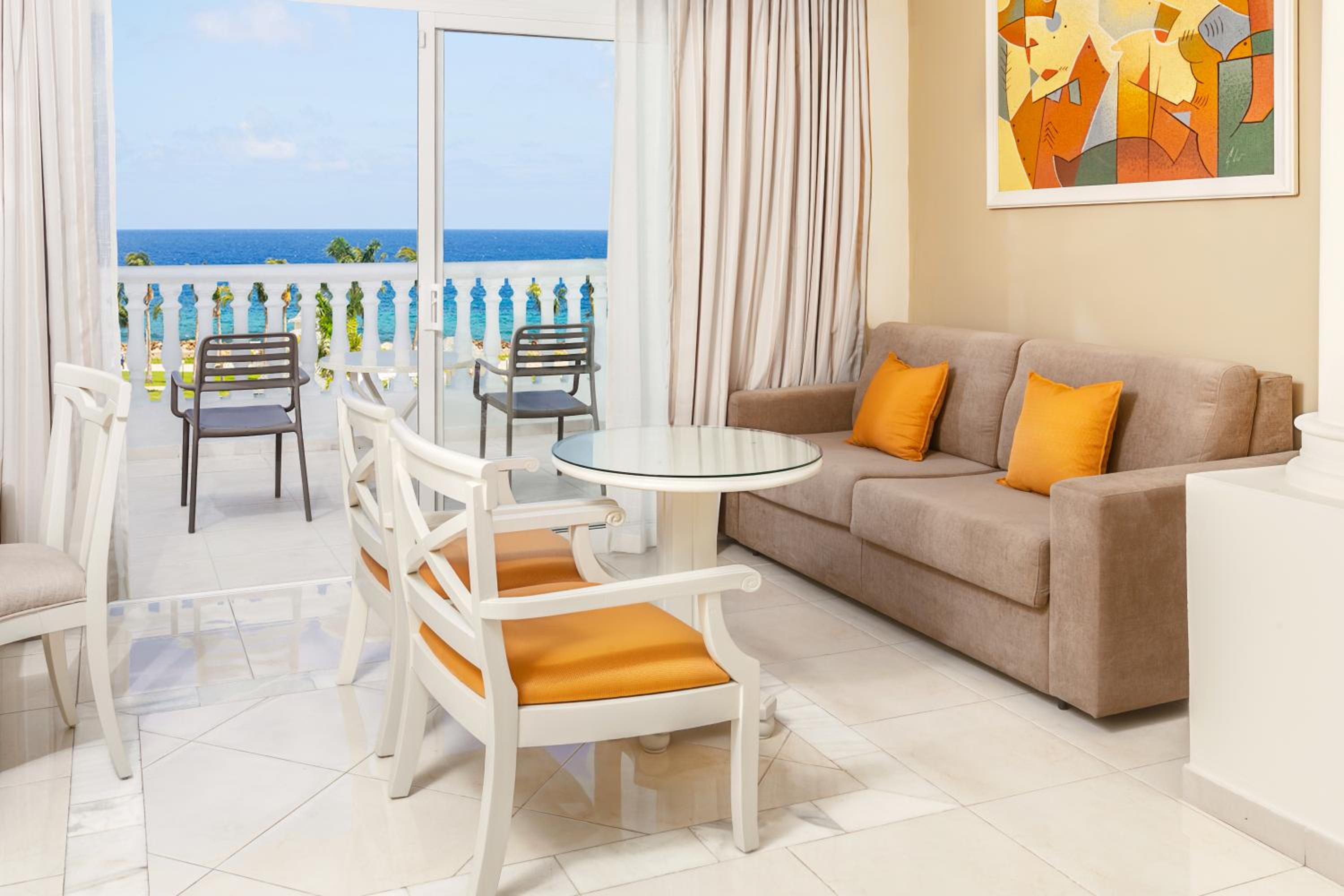 2 Double Beds Sea View Deluxe Junior Suite DBL