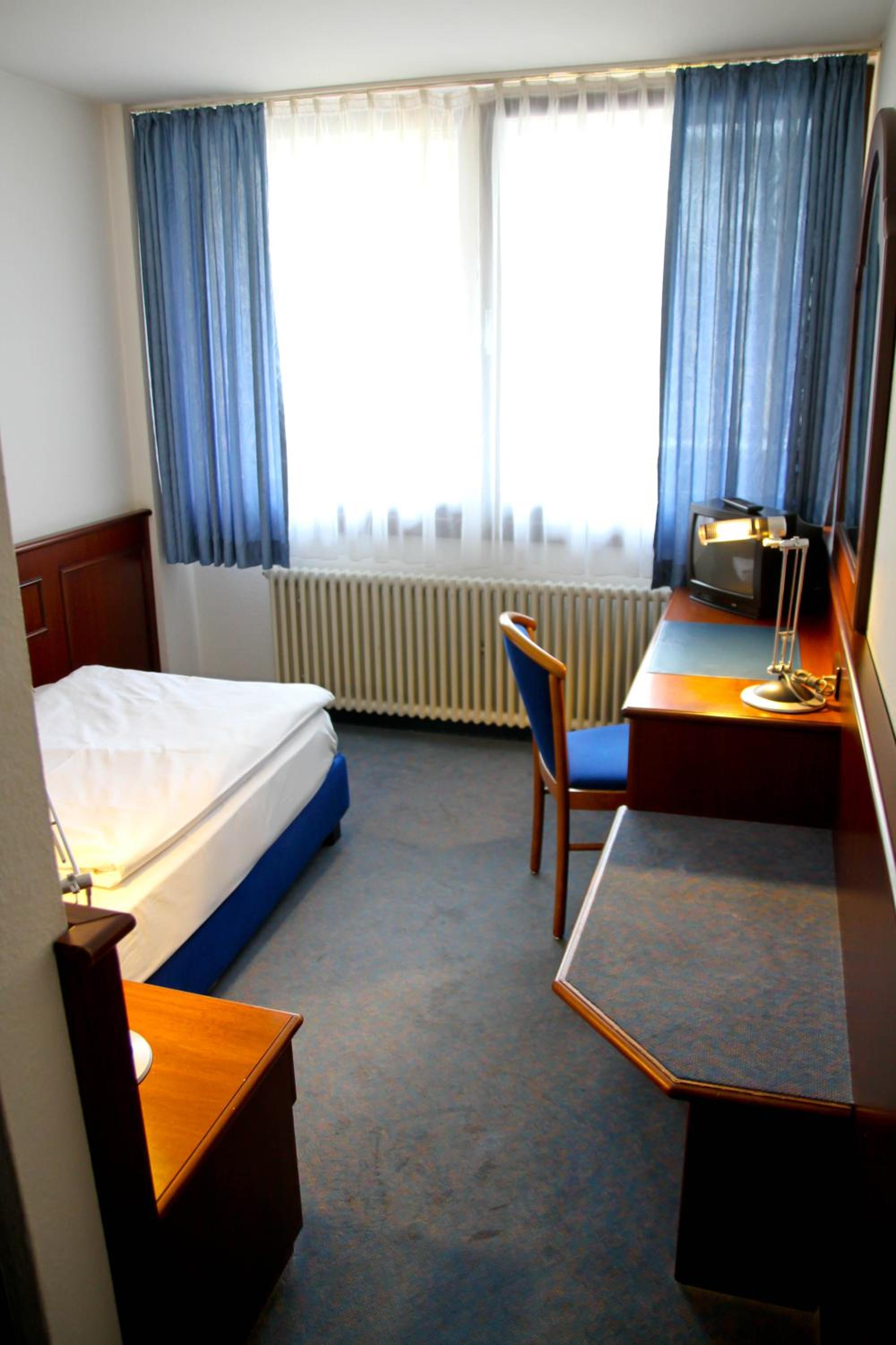 Single Room photo 3