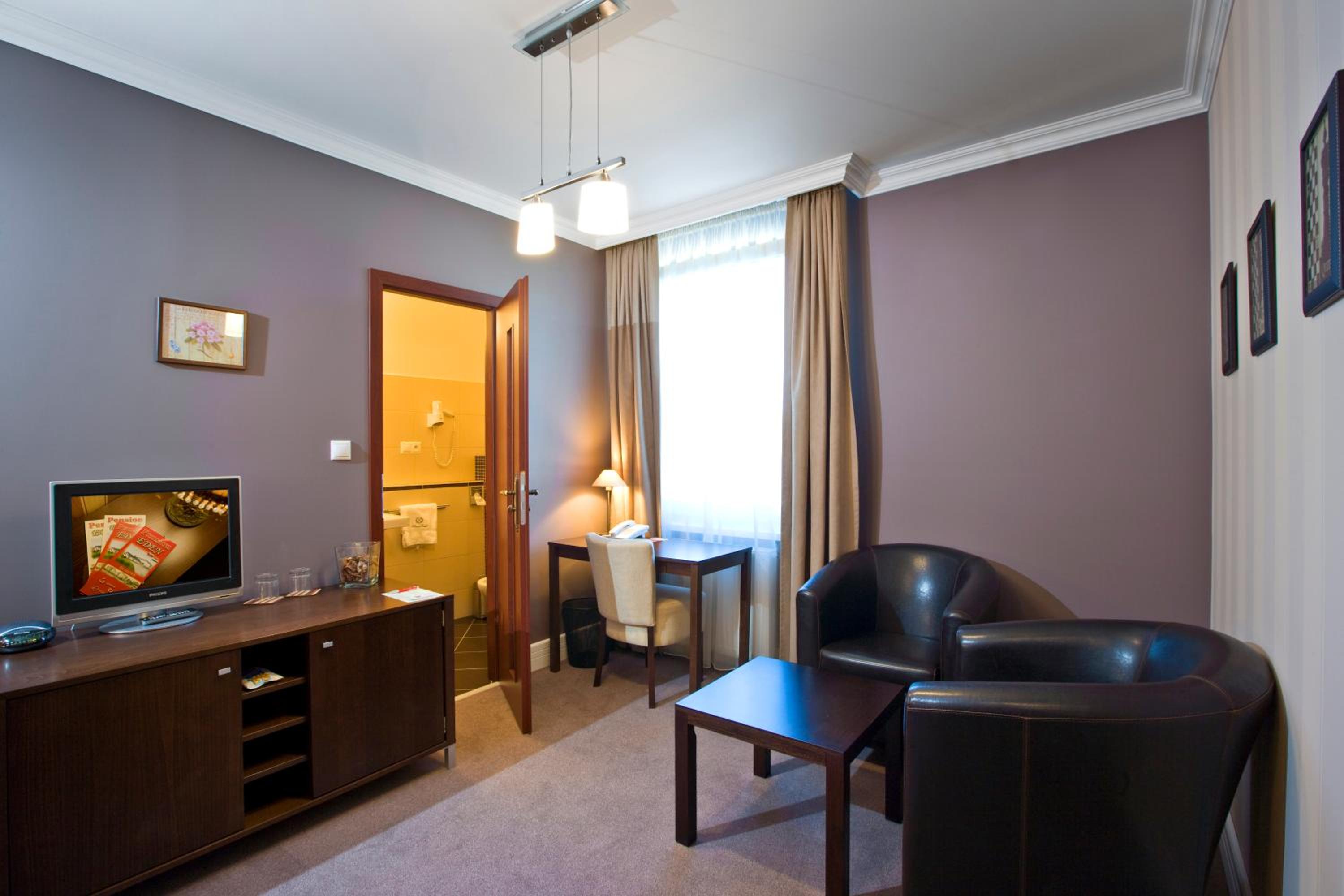 Large Double Room - Photo 15