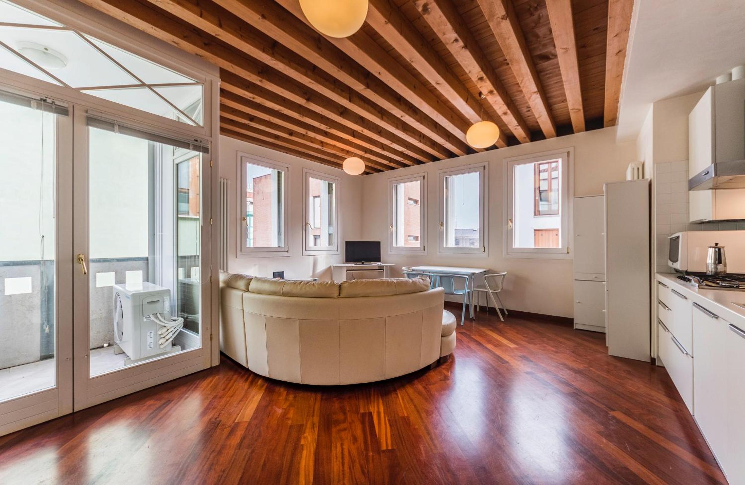 Apartment photo 1